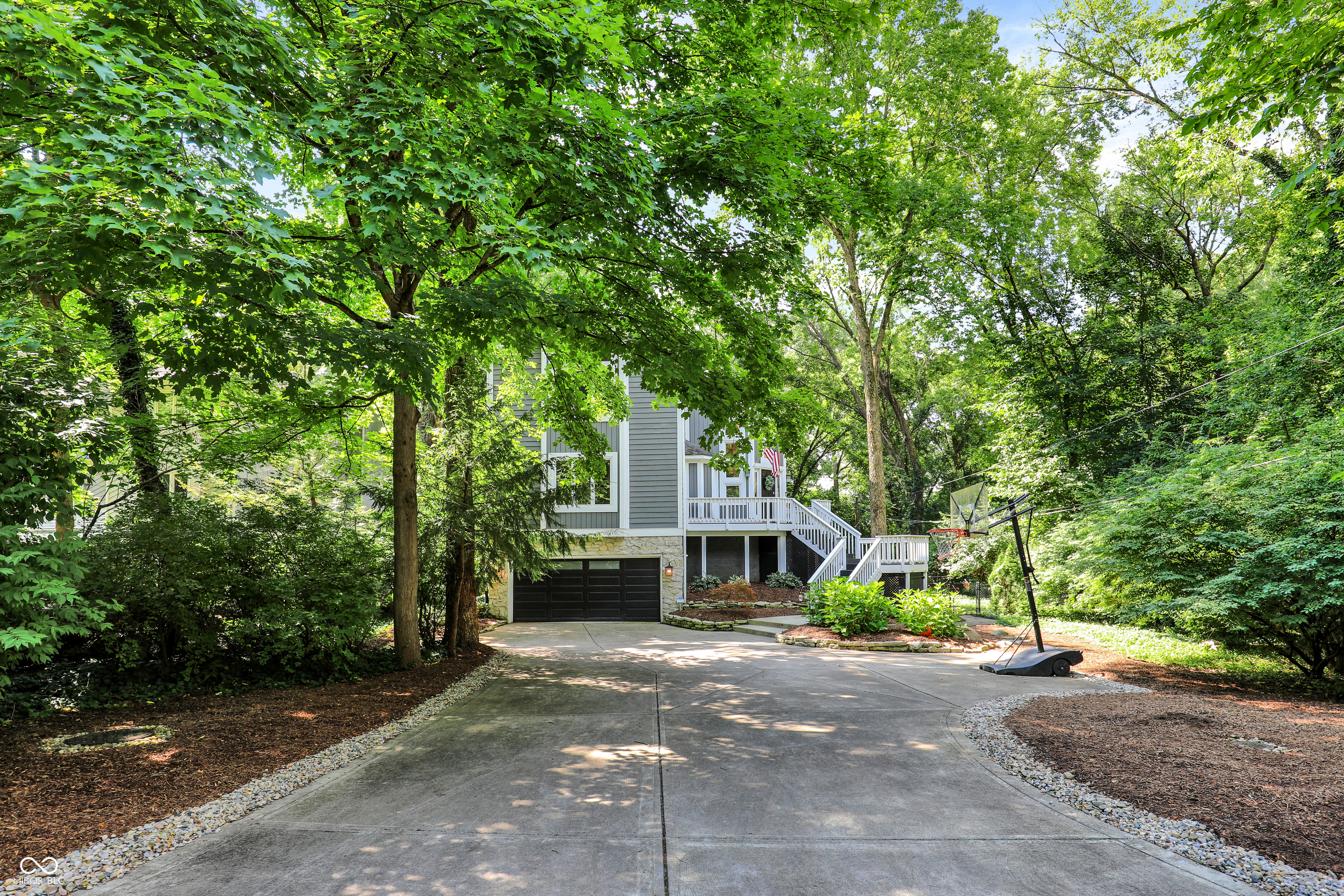 Indianapolis, Indiana, 46240, United States, 4 Bedrooms Bedrooms, ,3 BathroomsBathrooms,Residential,For Sale,1974215