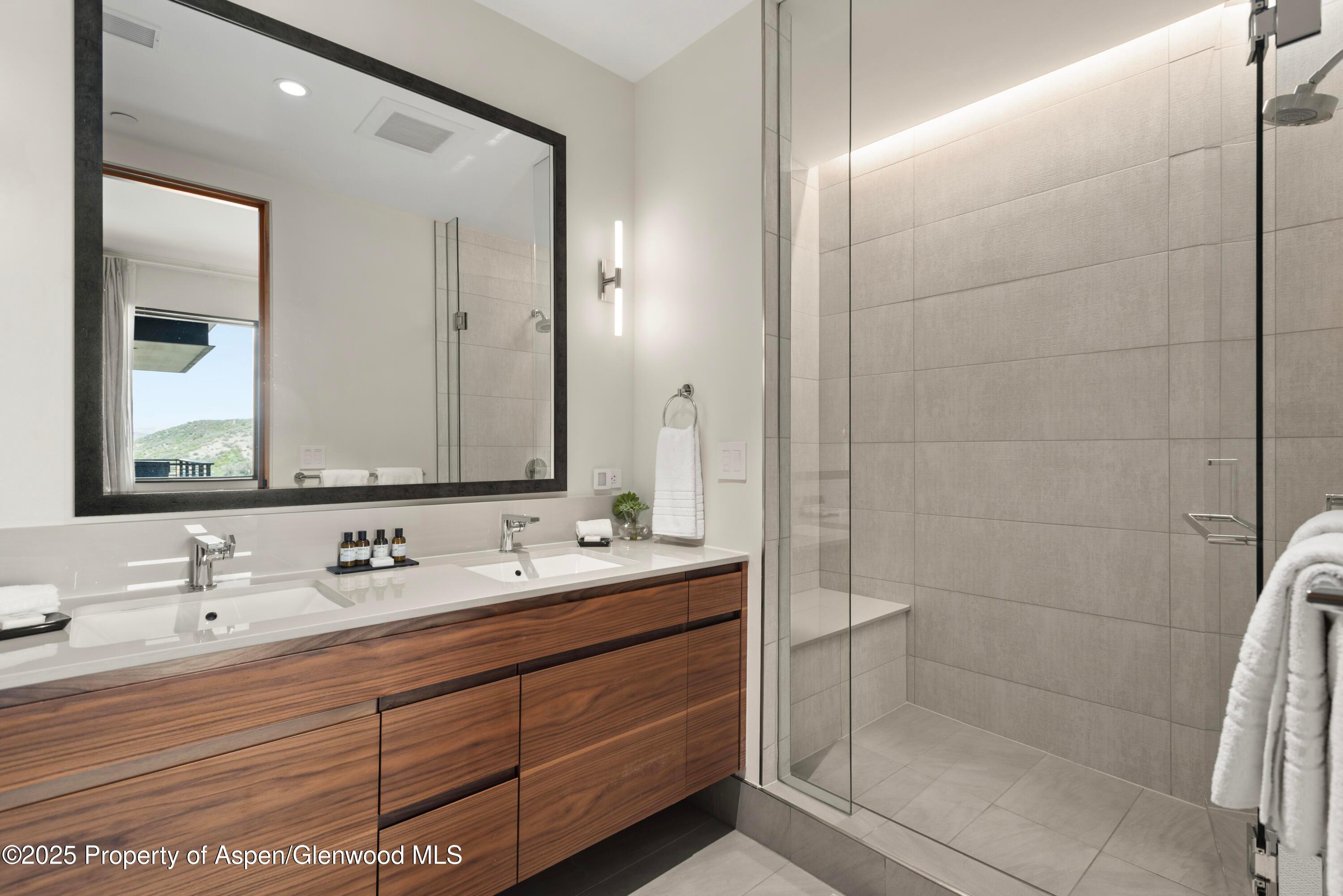 Snowmass Village, Colorado, 81615, United States, 4 Bedrooms Bedrooms, ,4 BathroomsBathrooms,Residential,For Sale,1846573