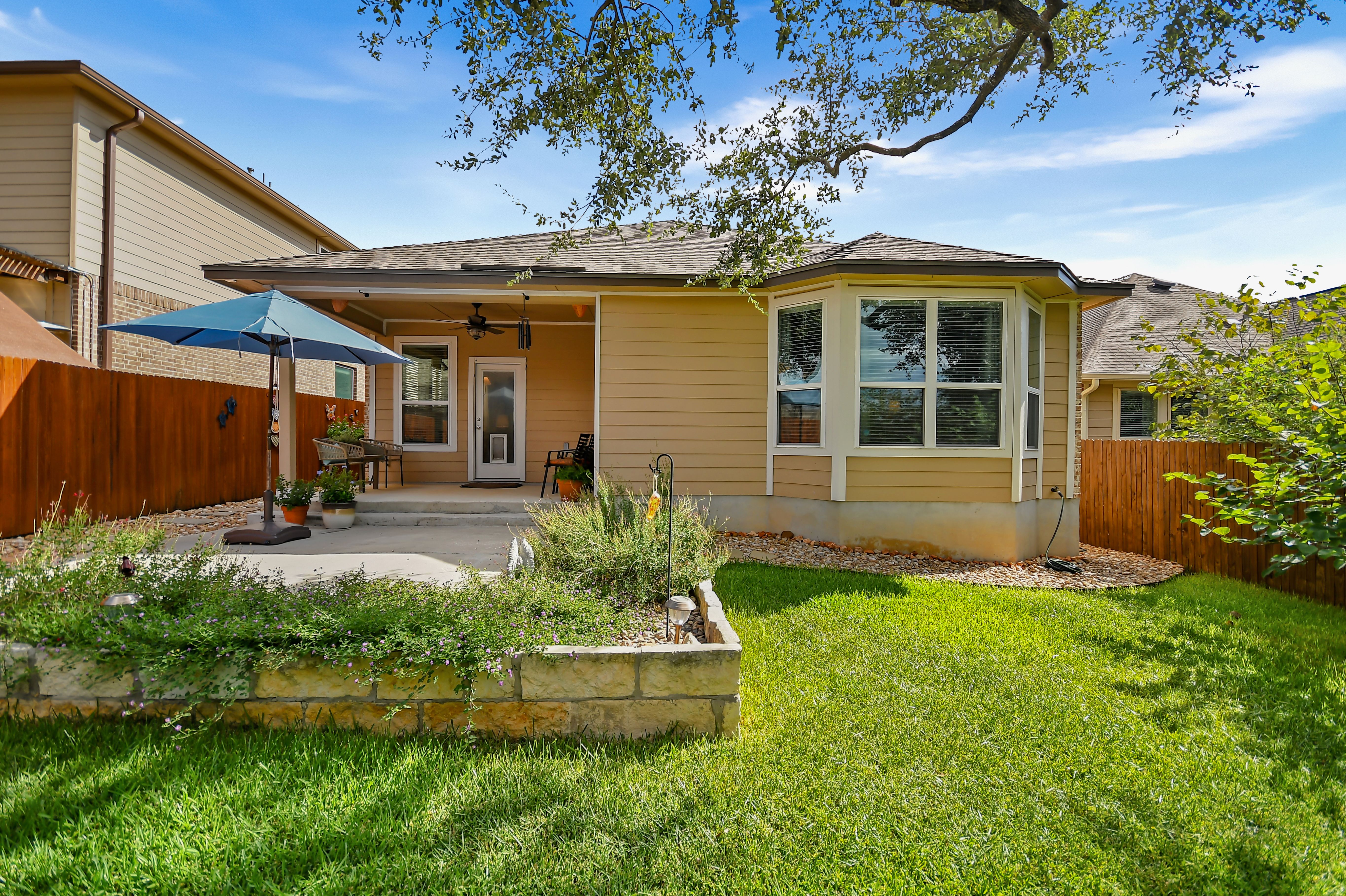  Beautifully Maintained One-Story Retreat in Wortham Oaks - 物件實景