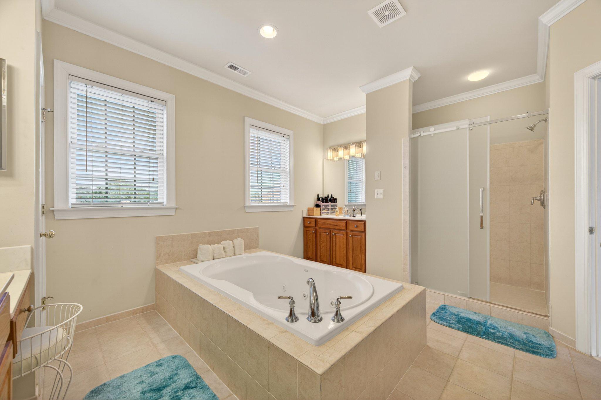 Middletown, Virginia, 22645, United States, 6 Bedrooms Bedrooms, ,6 BathroomsBathrooms,Residential,For Sale,2044764