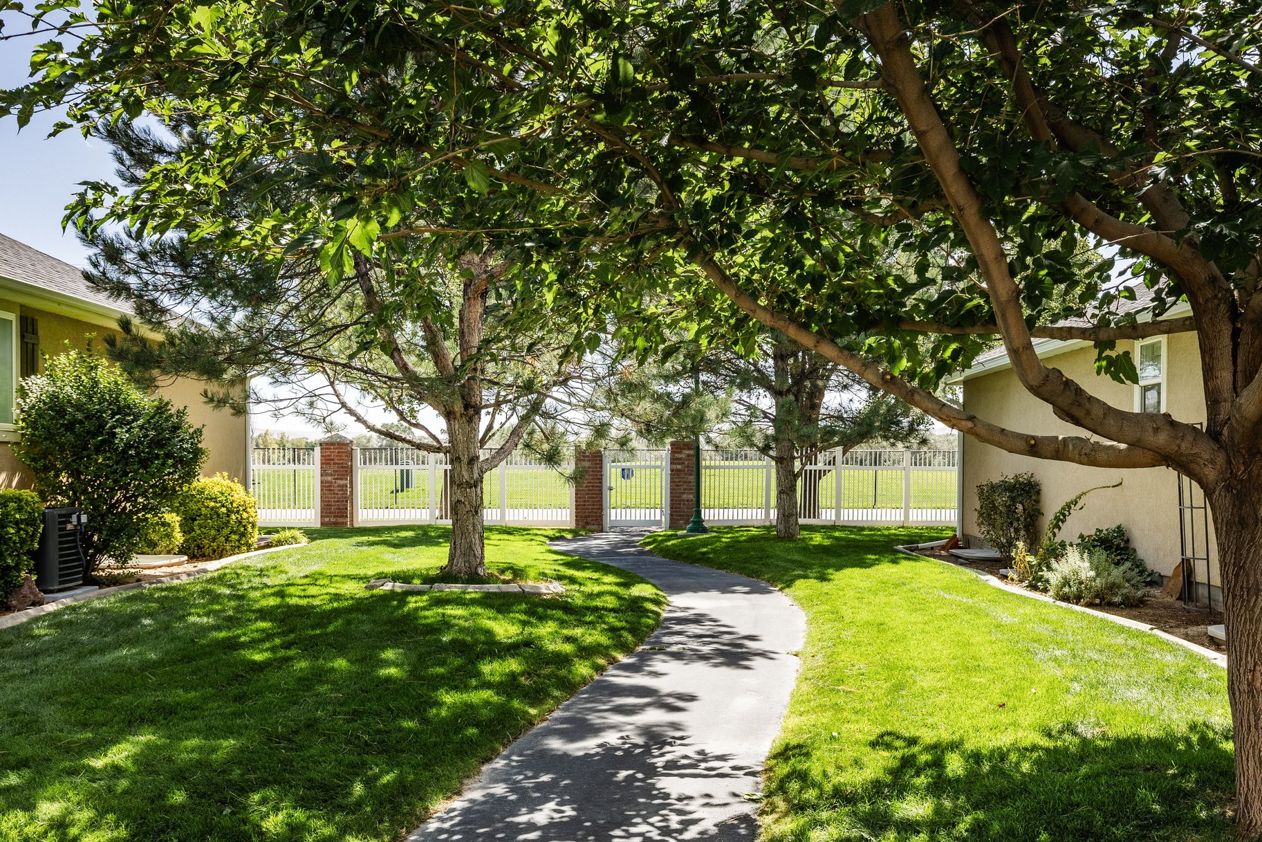  Private Community by Riverbend Golf Course - 物件實景