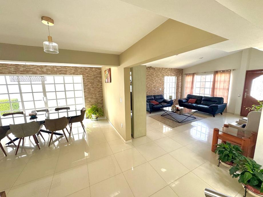 Metepec, Estado de México, 52148, Mexico, 4 Bedrooms Bedrooms, ,3 BathroomsBathrooms,Residential,For Sale,1721519