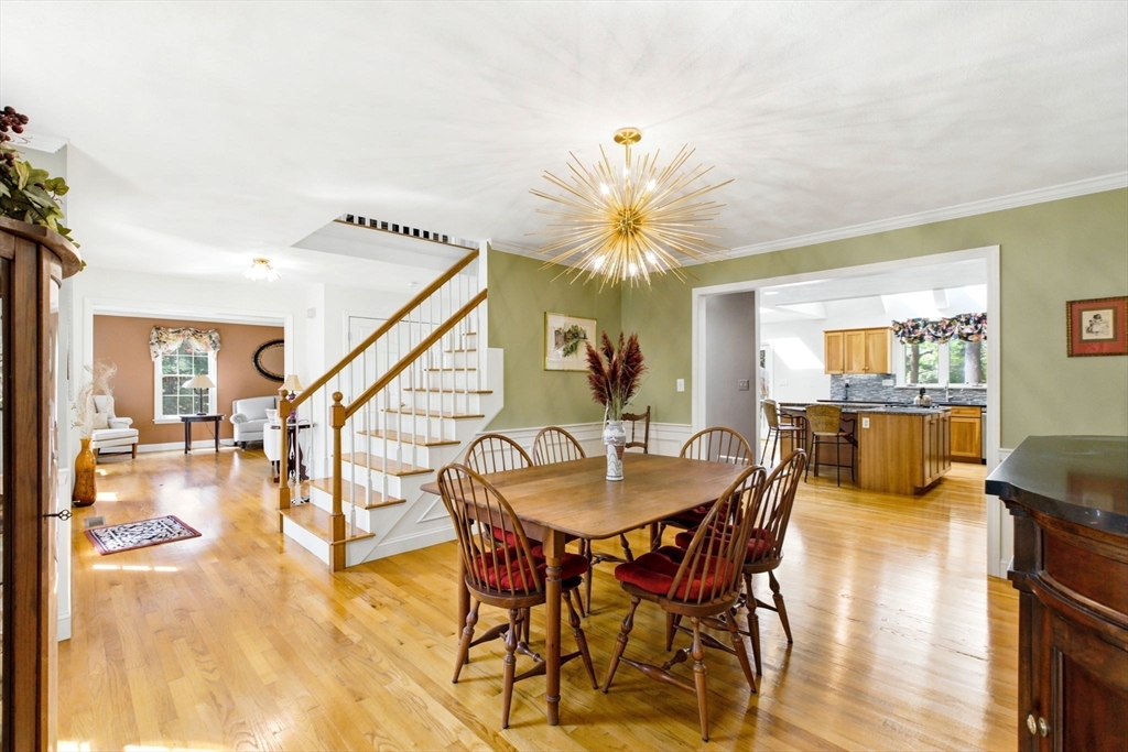 Middleton, Massachusetts, 01949, United States, 4 Bedrooms Bedrooms, ,3 BathroomsBathrooms,Residential,For Sale,2048371