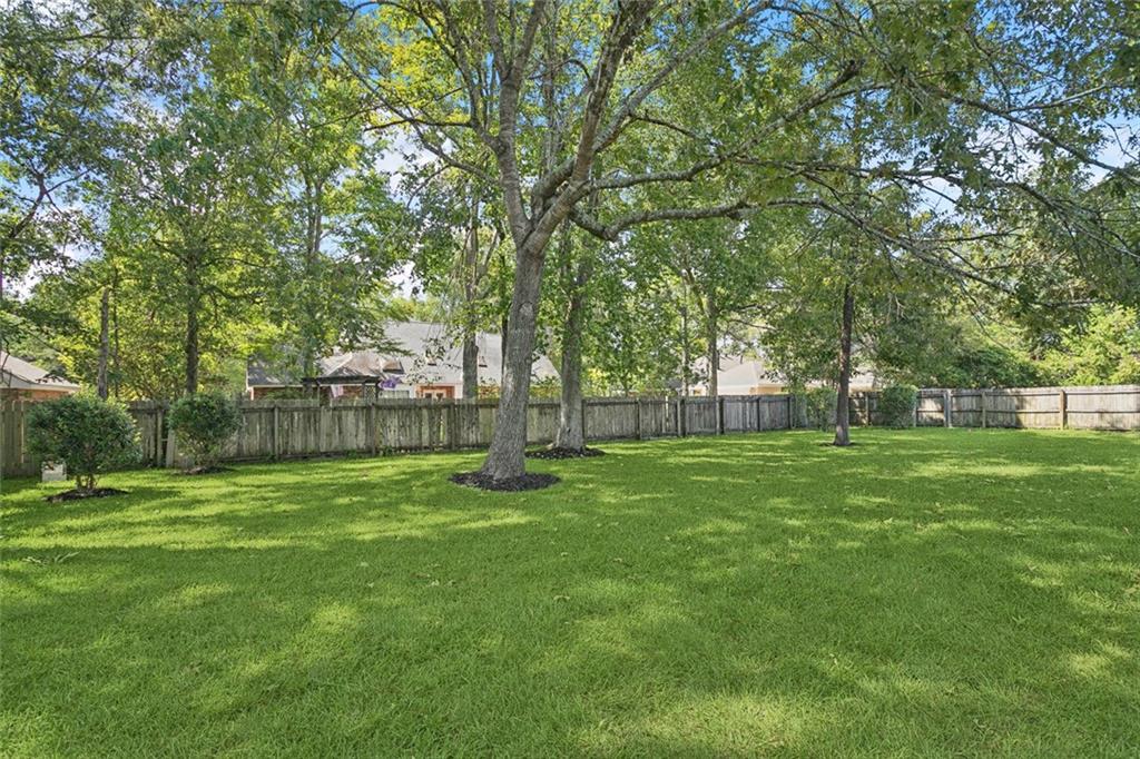 Mandeville, Louisiana, 70471, United States, 5 Bedrooms Bedrooms, ,3 BathroomsBathrooms,Residential,For Sale,1947067