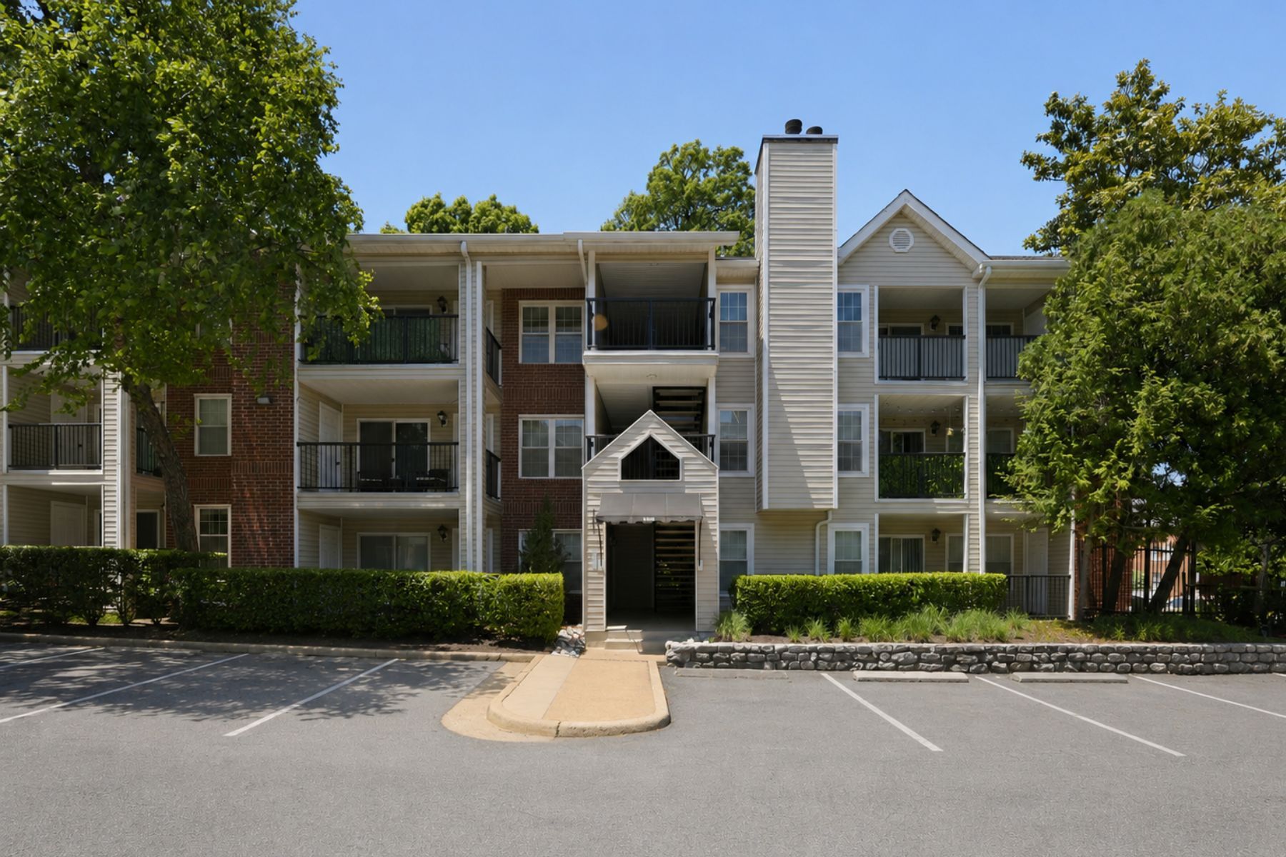  3303 Wyndham Circle, Alexandria, VA, 22302 - 物件實景