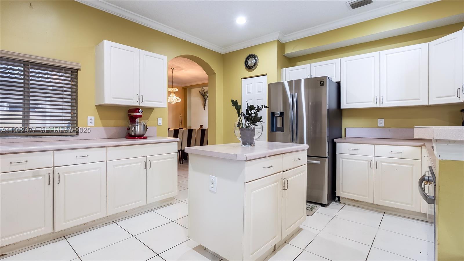 Pembroke Pines, Florida, 33028, United States, 5 Bedrooms Bedrooms, ,4 BathroomsBathrooms,Residential,For Sale,2002117