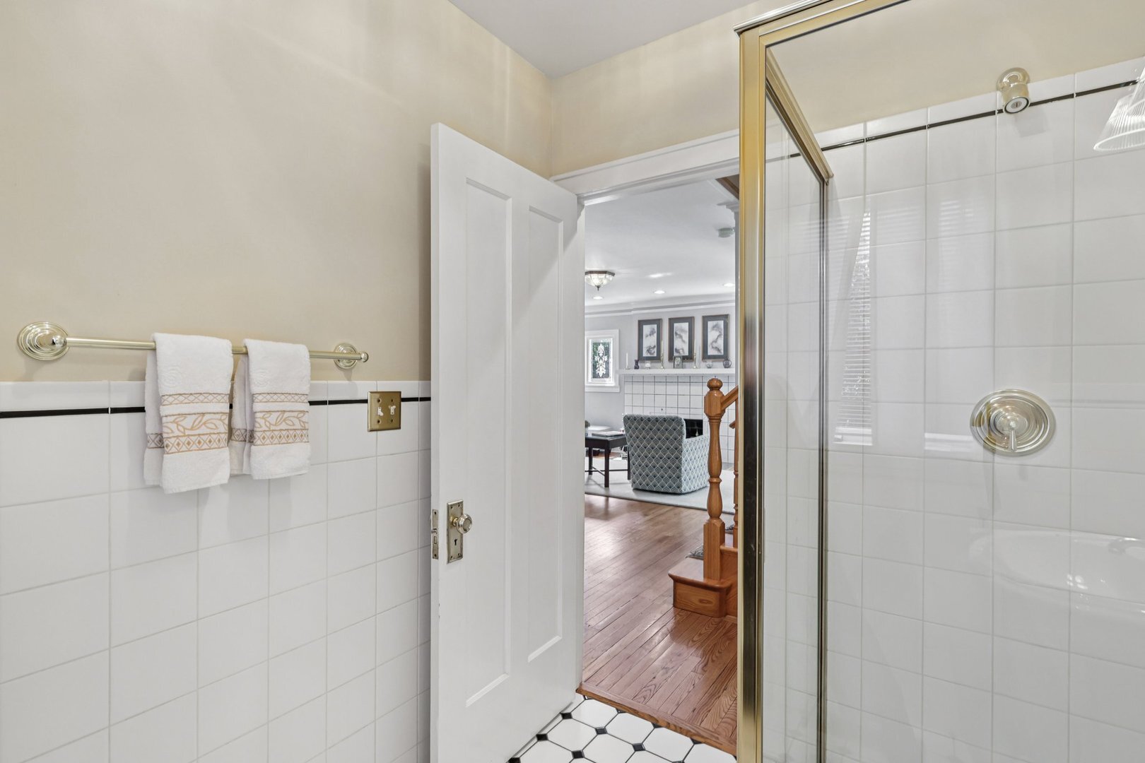 Evanston, Illinois, 60201, United States, 4 Bedrooms Bedrooms, ,4 BathroomsBathrooms,Residential,For Sale,1941847