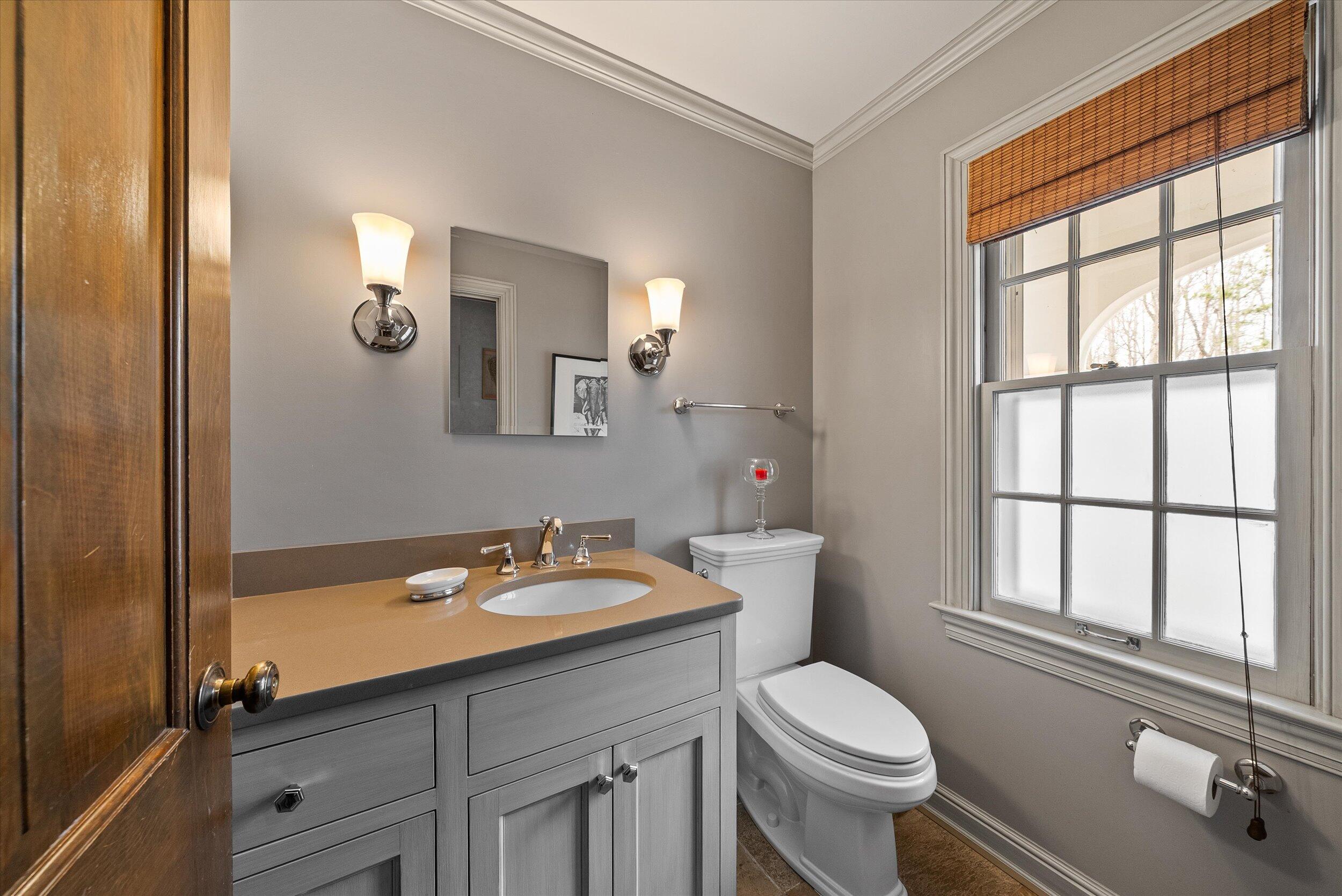 Mequon, Wisconsin, 53097, United States, 5 Bedrooms Bedrooms, ,5 BathroomsBathrooms,Residential,For Sale,1907648