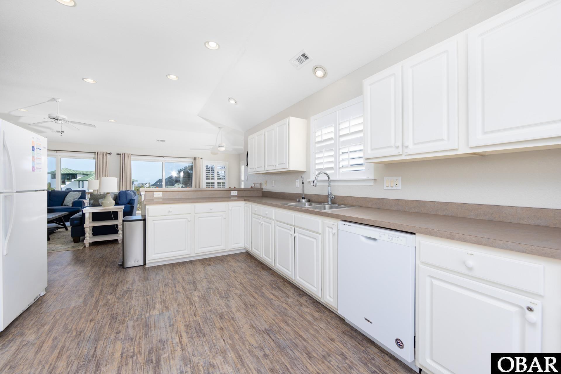 Corolla, North Carolina, 27927, United States, 6 Bedrooms Bedrooms, ,6 BathroomsBathrooms,Residential,For Sale,1827442