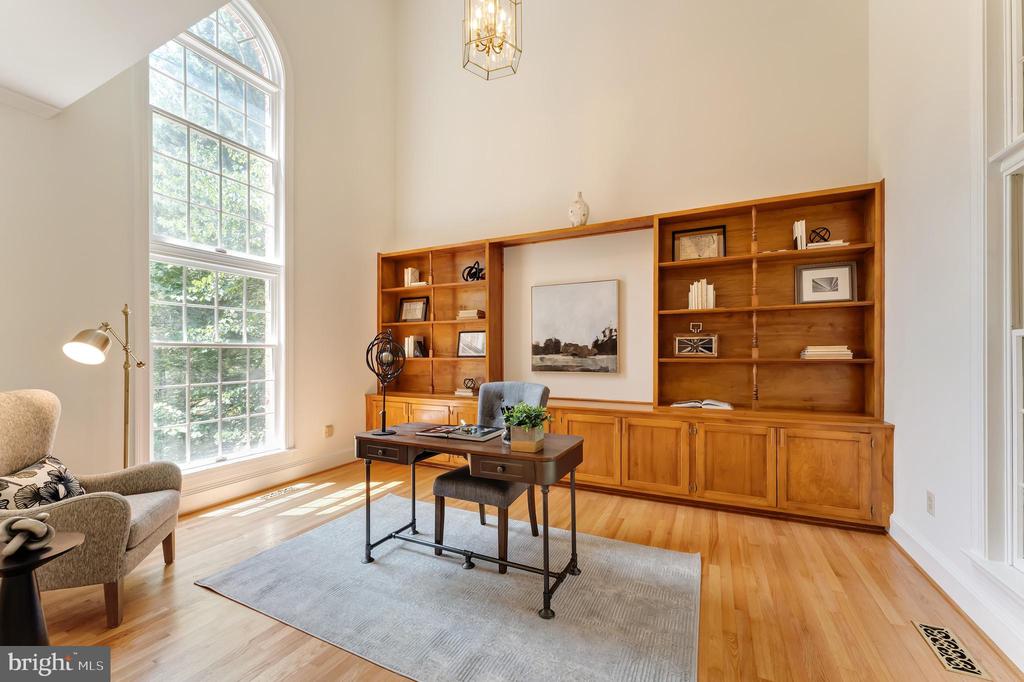 Great Falls, Virginia, 22066, United States, 5 Bedrooms Bedrooms, ,5 BathroomsBathrooms,Residential,For Sale,1900616