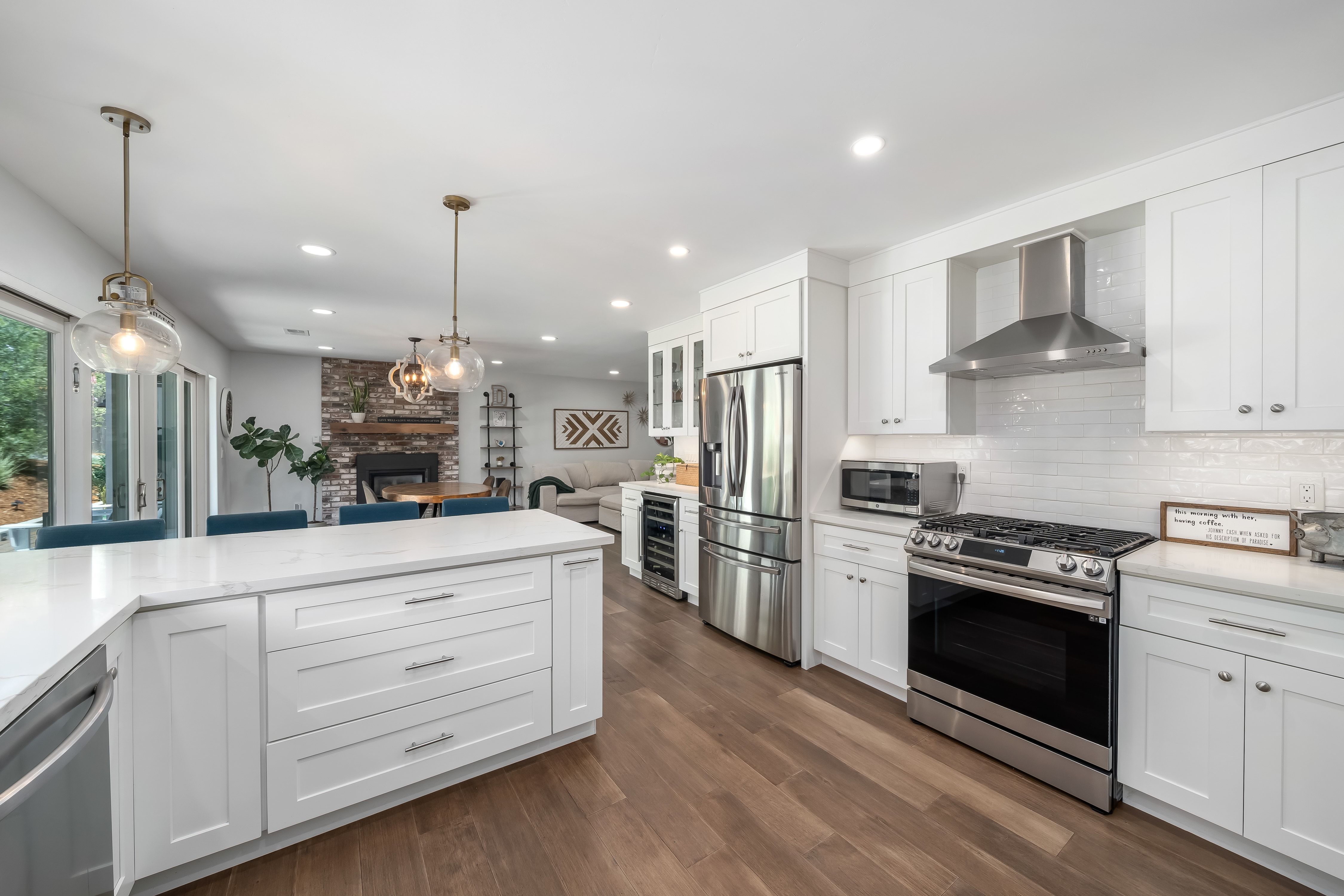  California Coastal Living Meets Modern Farmhouse Design - 物件實景