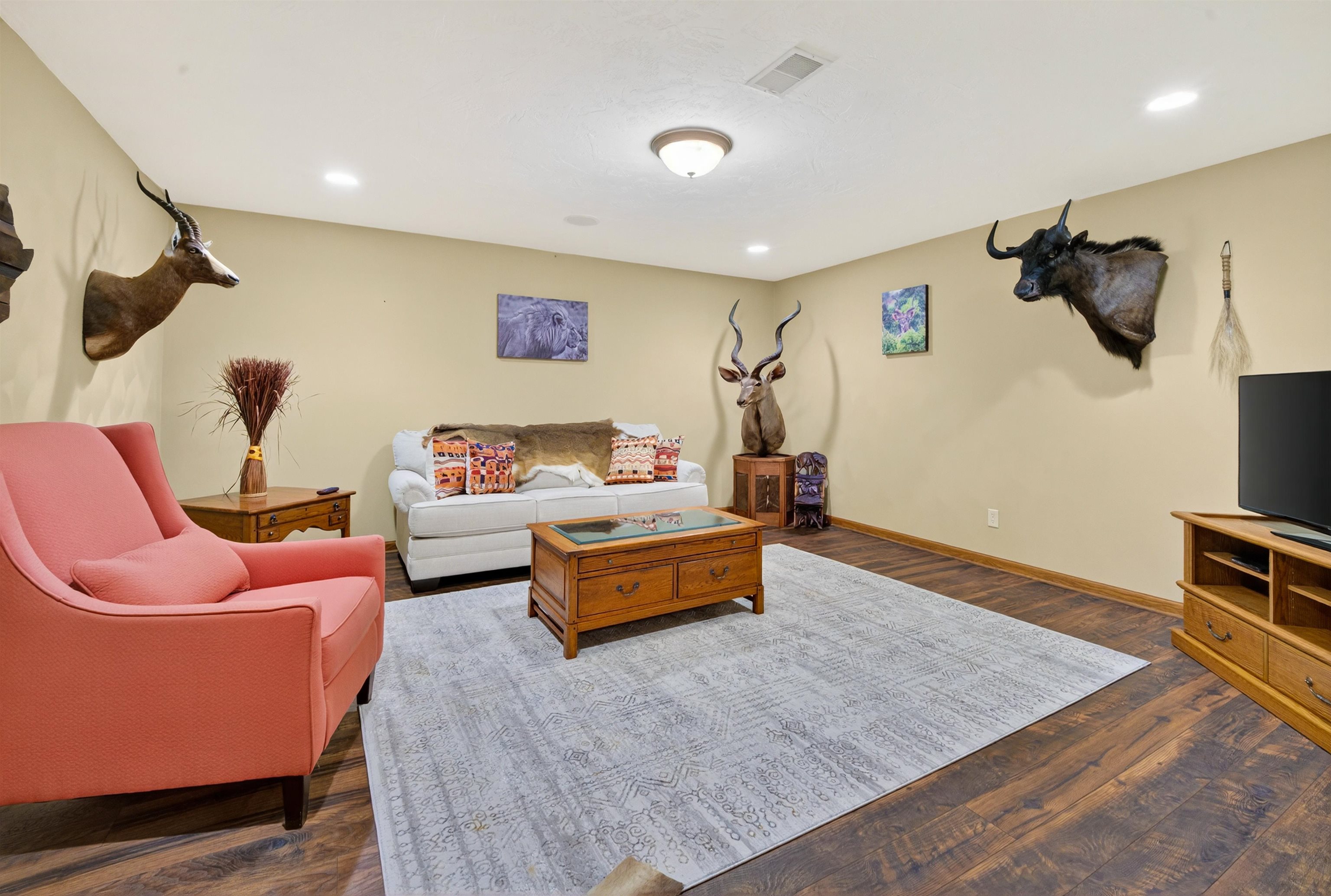 NEW LONDON, Wisconsin, 54961, United States, 3 Bedrooms Bedrooms, ,4 BathroomsBathrooms,Residential,For Sale,1996167