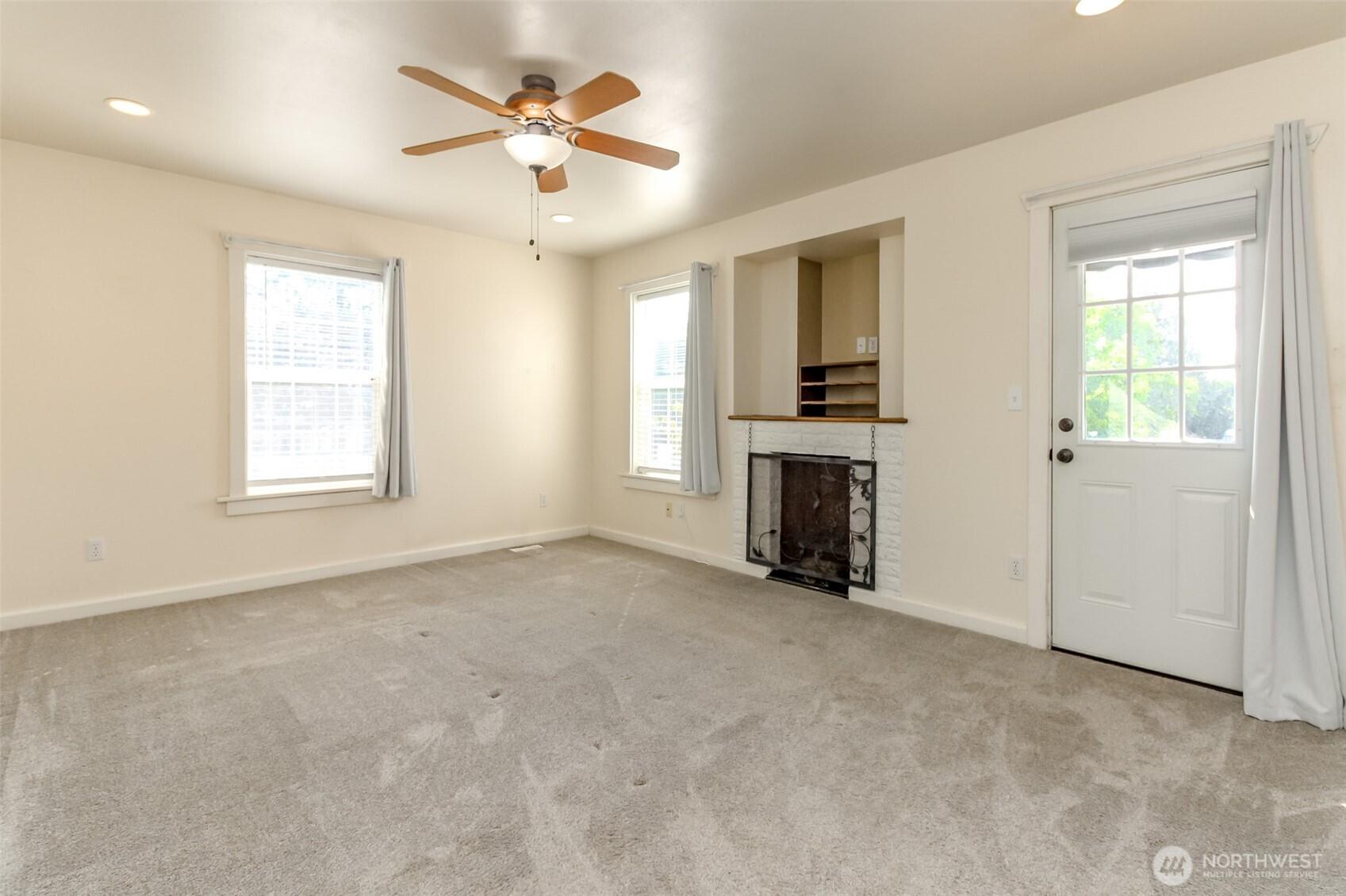 TACOMA, Washington, 98422, United States, 4 Bedrooms Bedrooms, ,3 BathroomsBathrooms,Residential,For Sale,1940753