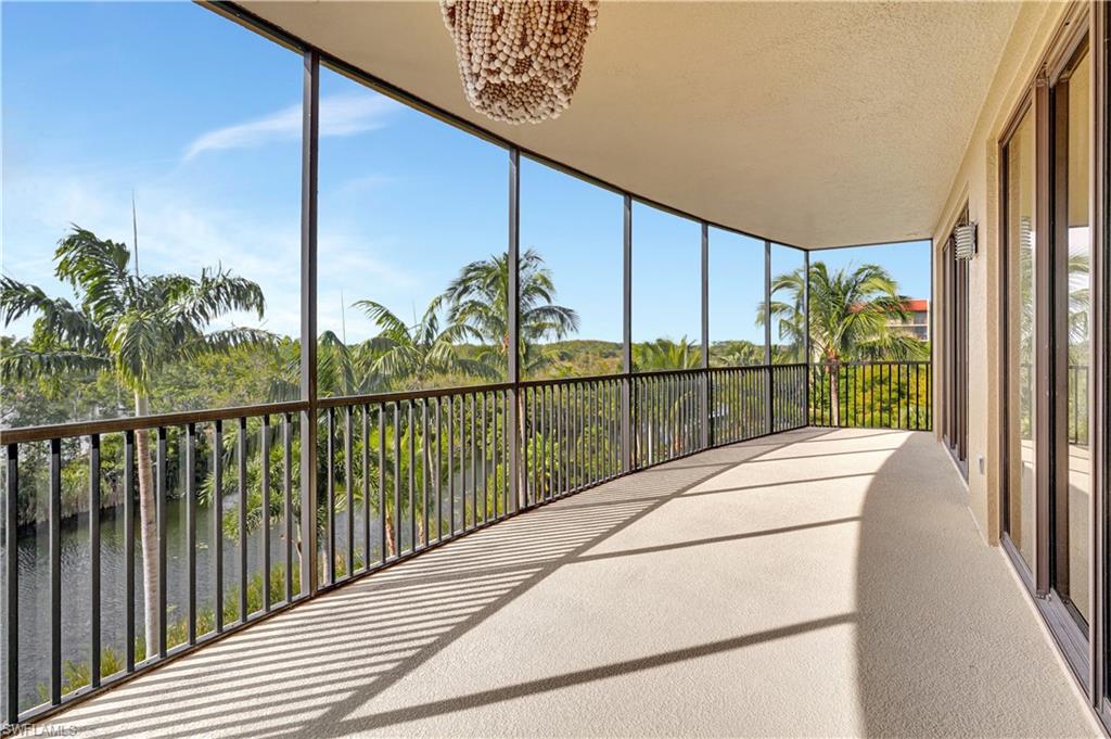 Fort Myers, Florida, 33907, United States, 2 Bedrooms Bedrooms, ,3 BathroomsBathrooms,Residential,For Sale,1994873