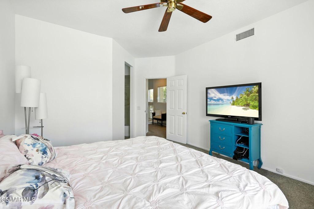 Moorpark, California, 93021, United States, 2 Bedrooms Bedrooms, ,3 BathroomsBathrooms,Residential,For Sale,1937149
