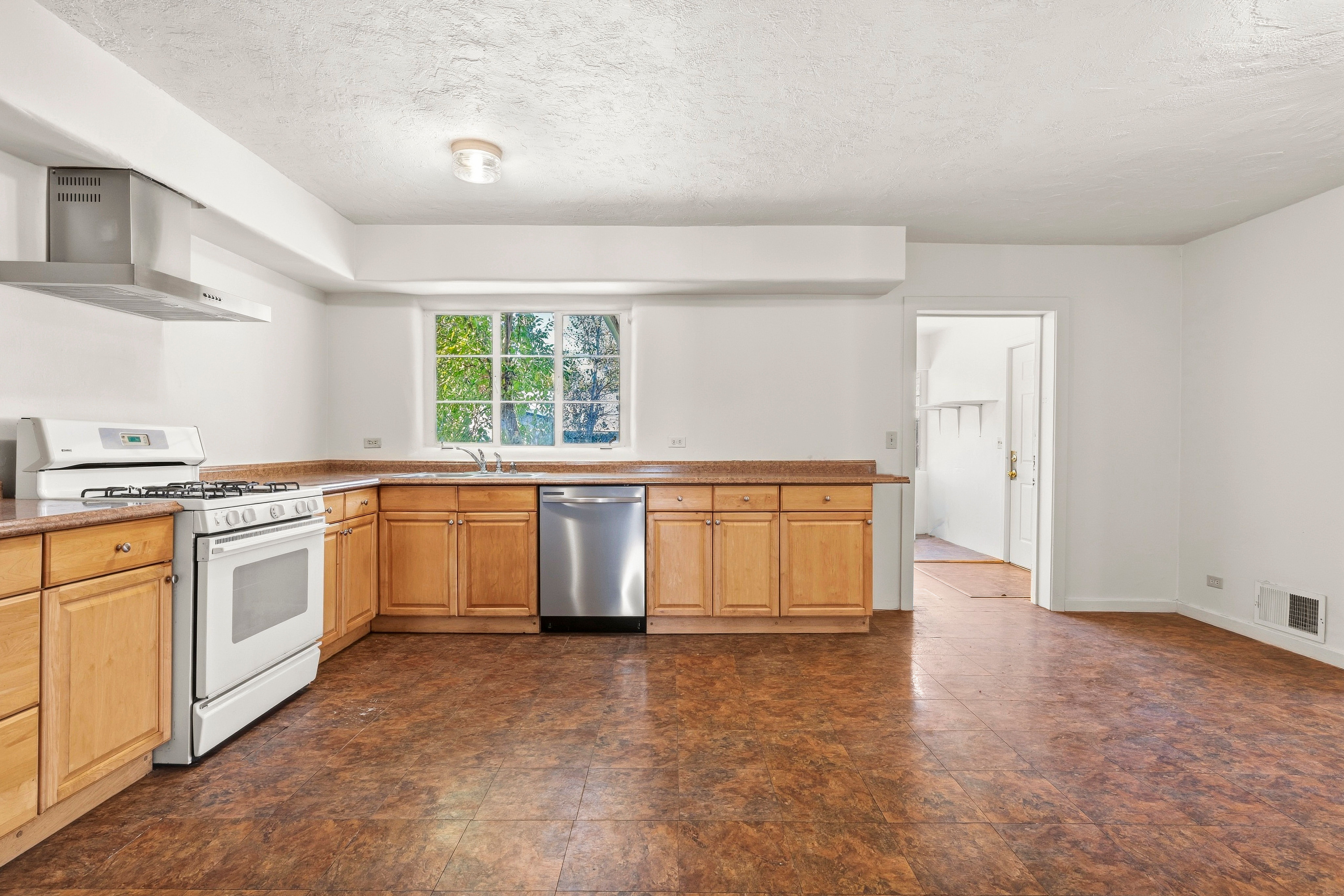  1241 Arcade Boulevard, Sacramento, CA 95815 - 物件實景
