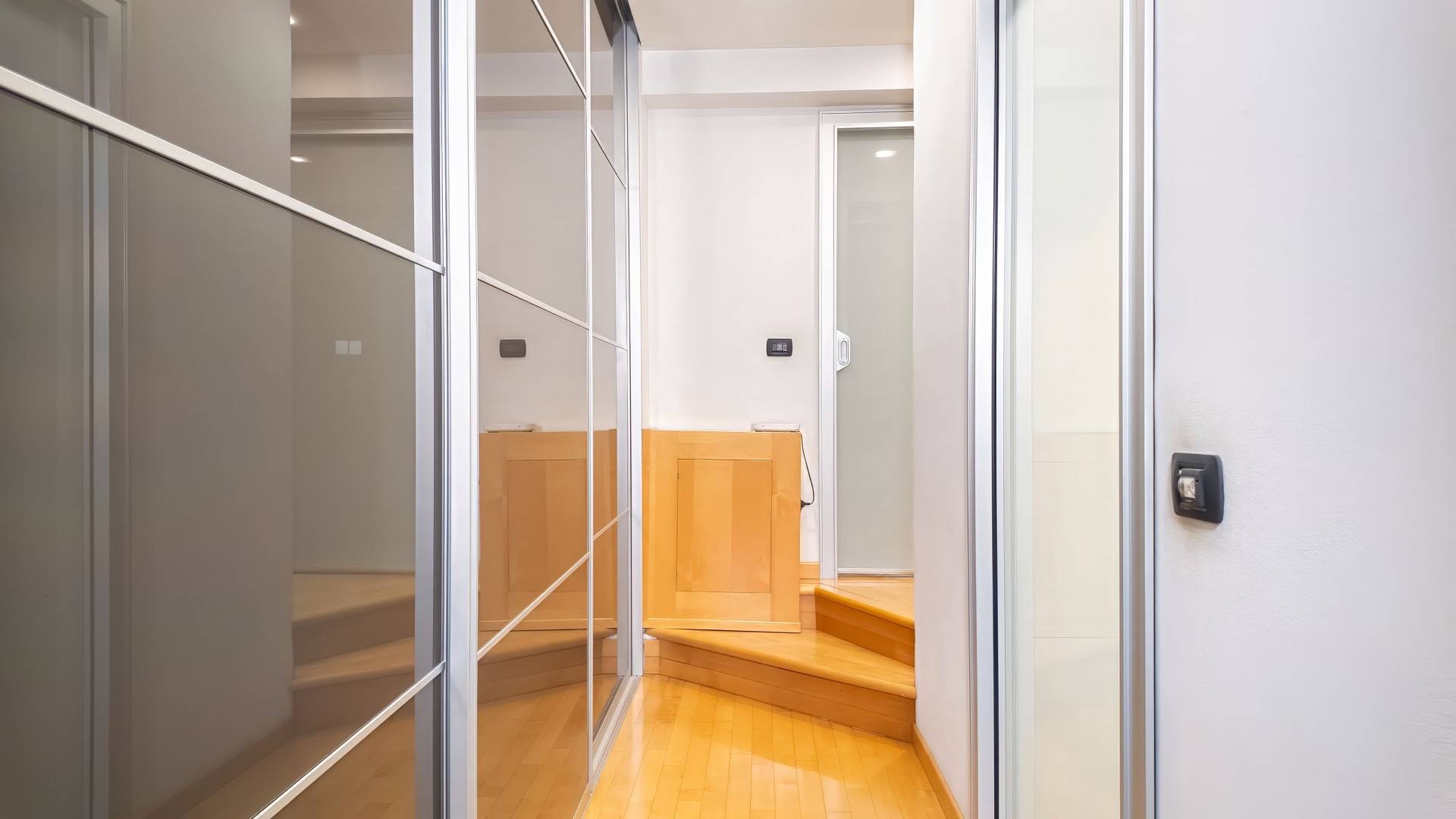 Roma, Roma, 00100, IT, 5 Bedrooms Bedrooms, ,7 BathroomsBathrooms,Residential,For Sale,1805365