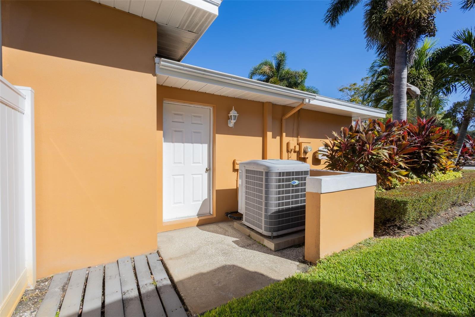 Seminole, Florida, 33777, United States, 4 Bedrooms Bedrooms, ,4 BathroomsBathrooms,Residential,For Sale,1978332