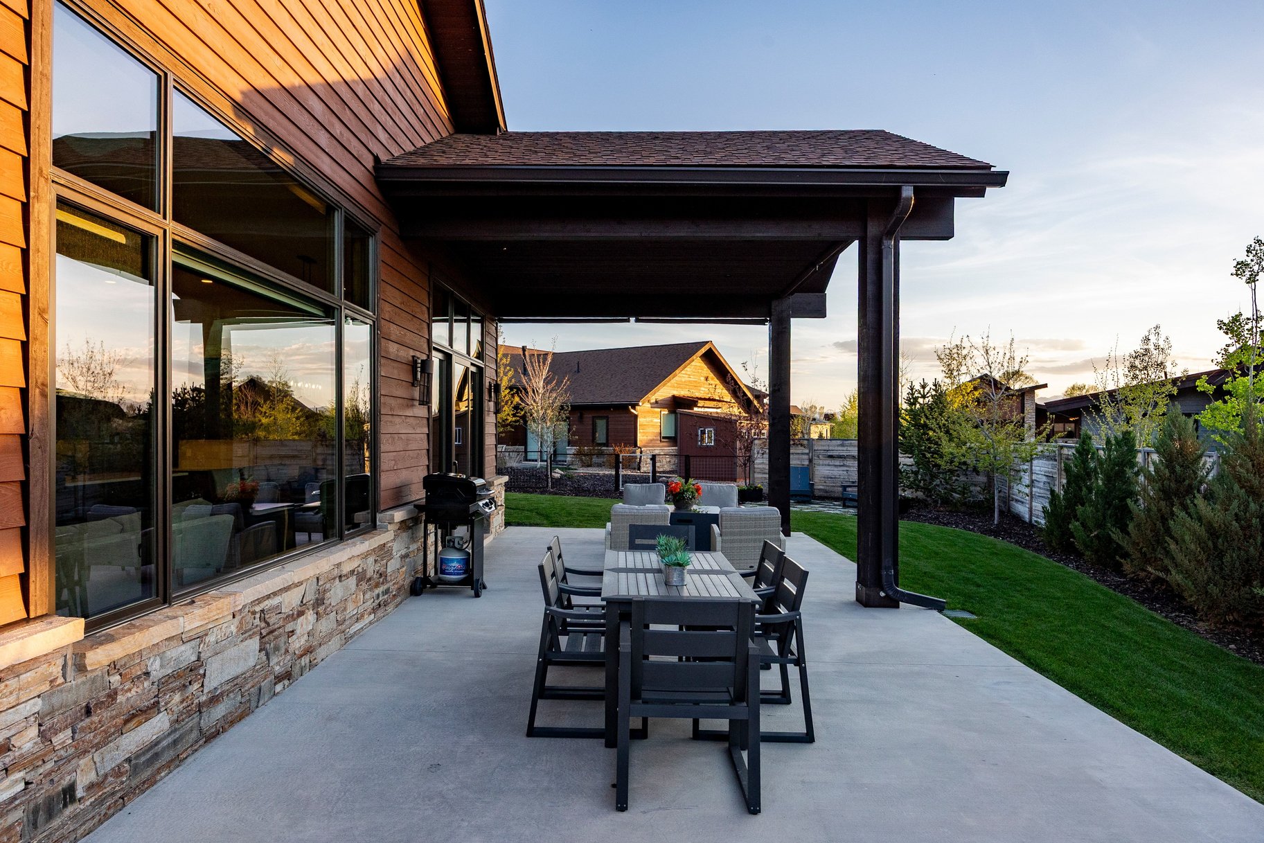  Summit Rambler At High Star Ranch With 3 Car Garage And Expansive Views - 物件實景