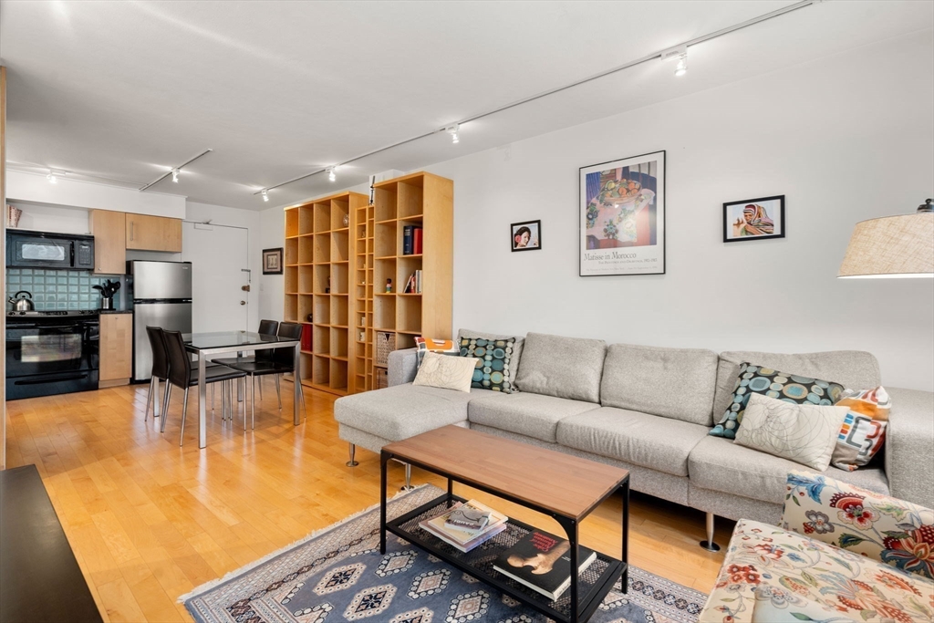 Cambridge, Massachusetts, 02138, United States, 1 Bedroom Bedrooms, ,1 BathroomBathrooms,Residential,For Sale,1856258
