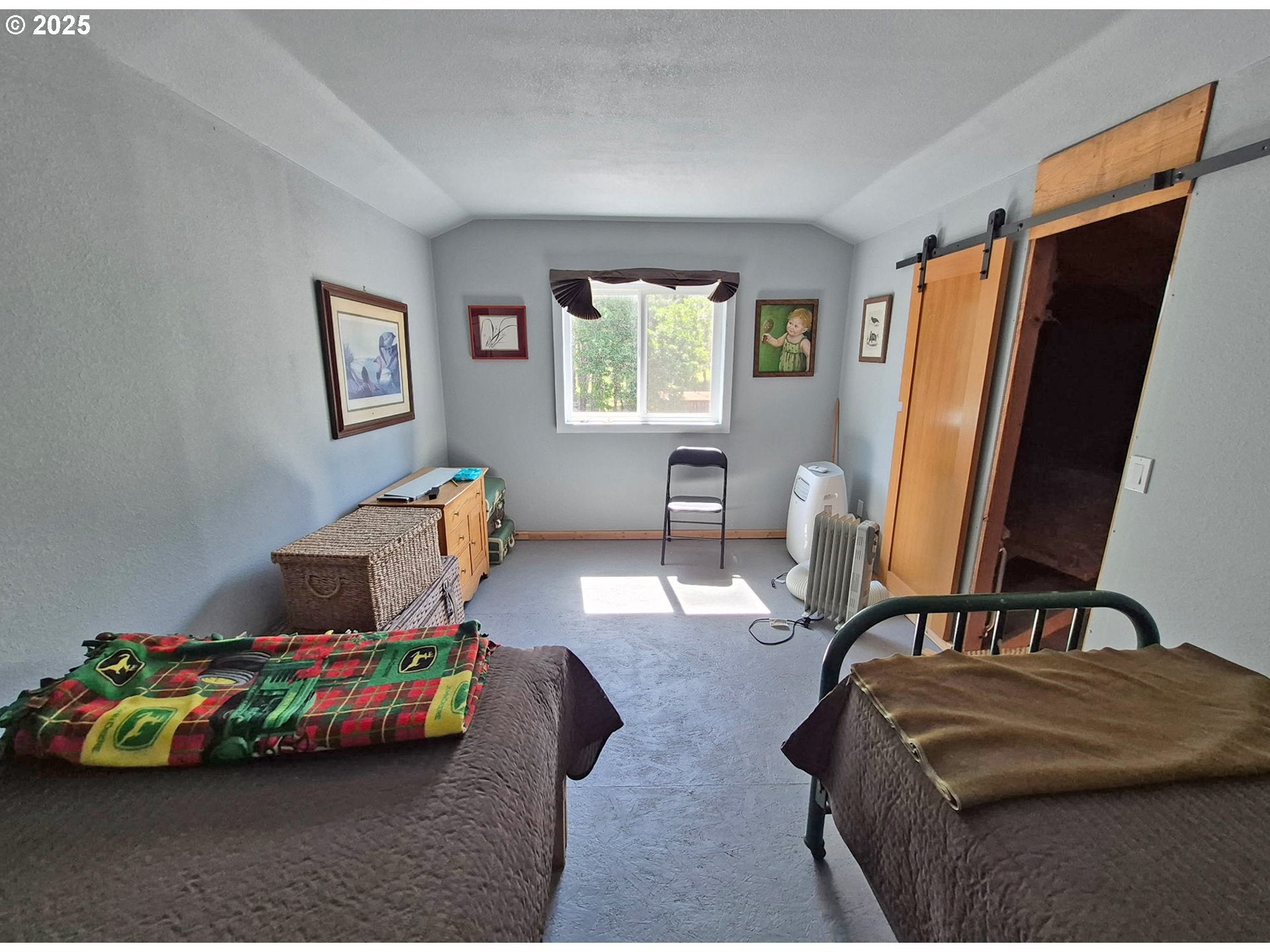 Goldendale, Washington, 98620, United States, 2 Bedrooms Bedrooms, ,2 BathroomsBathrooms,Residential,For Sale,1906644