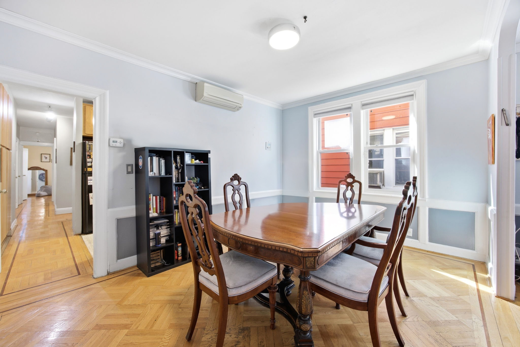  1077 E36th Street - 物件實景