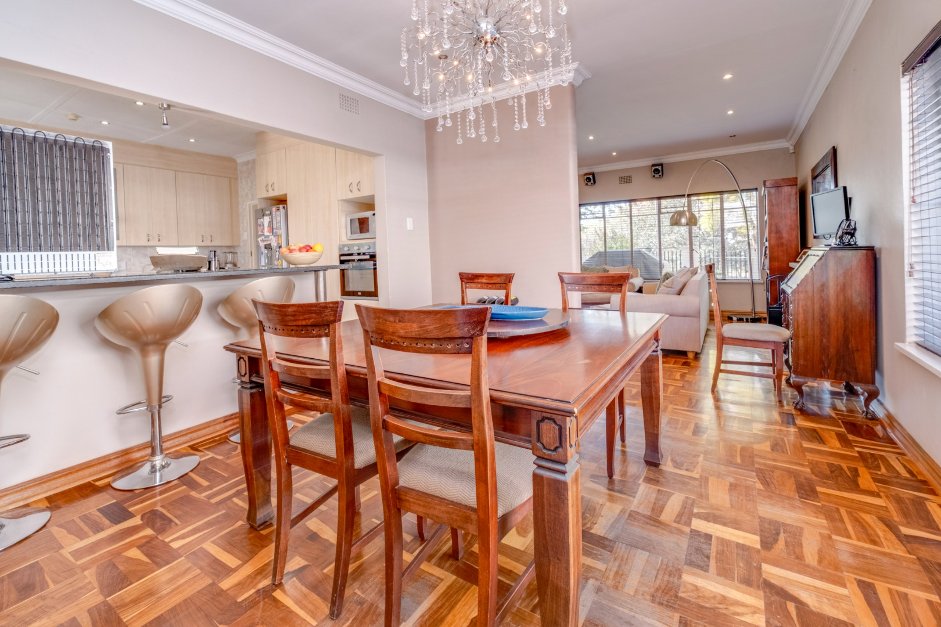  Fabulous Family Home with Charm, Character & Bonus Cottage - 物件實景