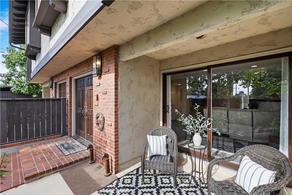 Sierra Madre, California, 91024, United States, 2 Bedrooms Bedrooms, ,3 BathroomsBathrooms,Residential,For Sale,1992859