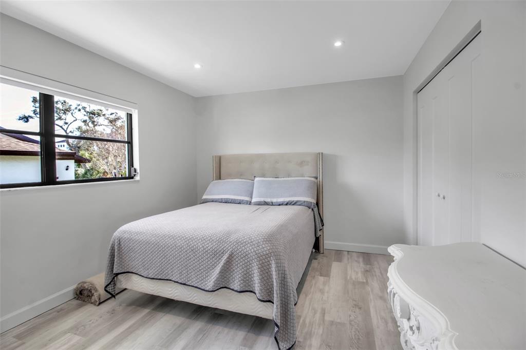 Sarasota, Florida, 34231, United States, 3 Bedrooms Bedrooms, ,2 BathroomsBathrooms,Residential,For Sale,1988164