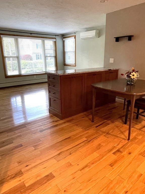 Grafton, Massachusetts, 01519, United States, 3 Bedrooms Bedrooms, ,1 BathroomBathrooms,Residential,For Sale,1982676