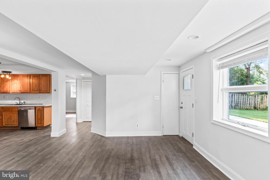 Falls Church, Virginia, 22043, United States, 5 Bedrooms Bedrooms, ,3 BathroomsBathrooms,Residential,For Sale,1977846