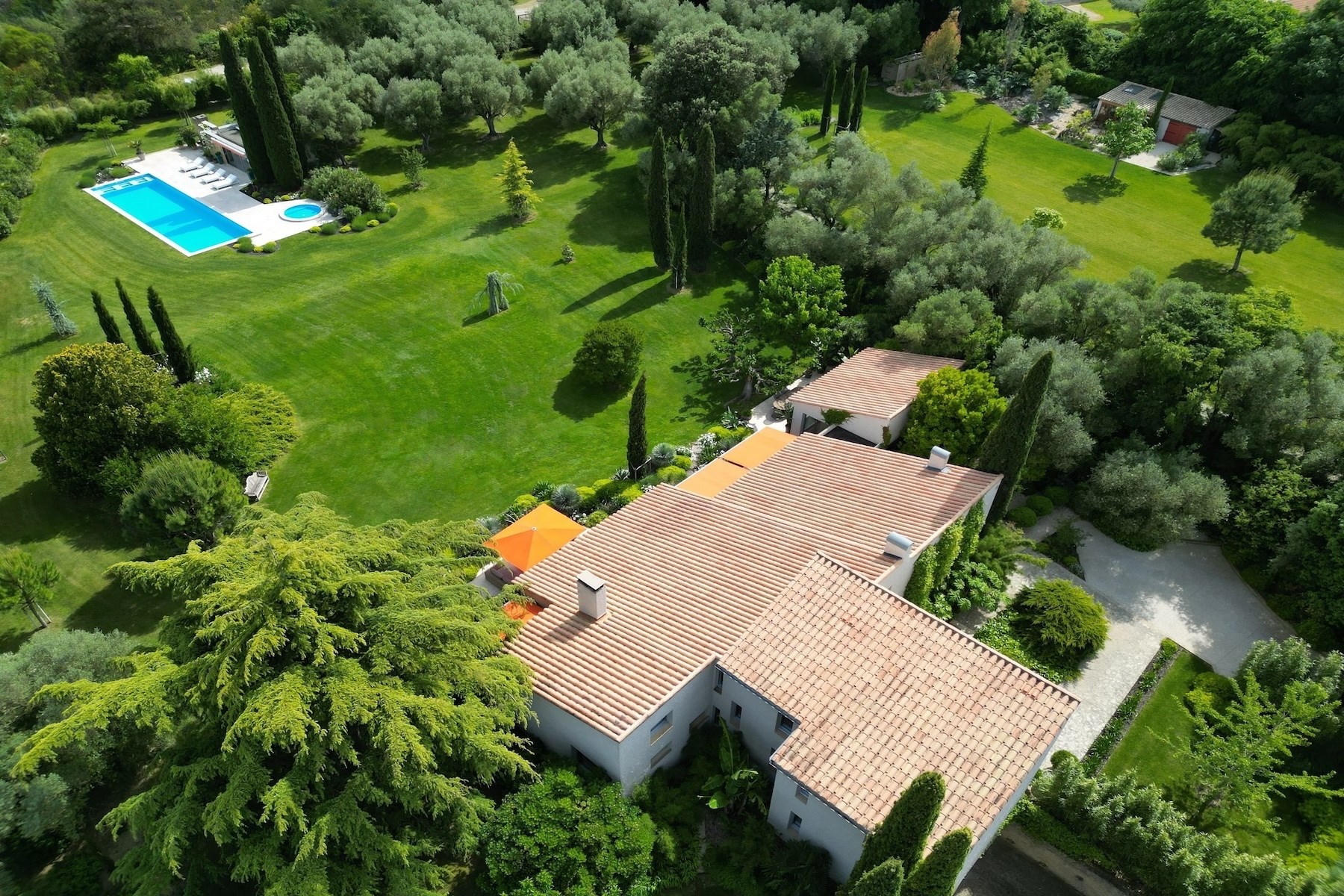  Uzès - Iconic 1970s Villa Fully Renovated with Stunning Volumes - 物件實景