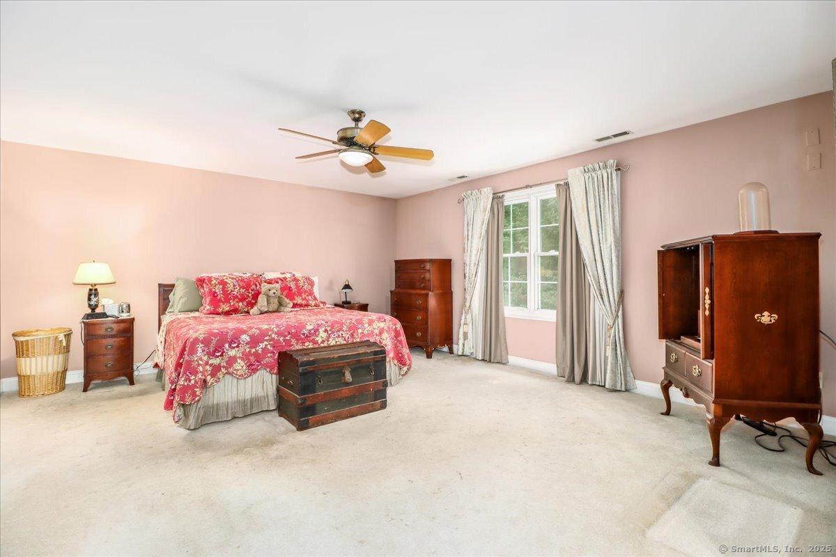 Shelton, Connecticut, 06484, United States, 5 Bedrooms Bedrooms, ,4 BathroomsBathrooms,Residential,For Sale,1943251