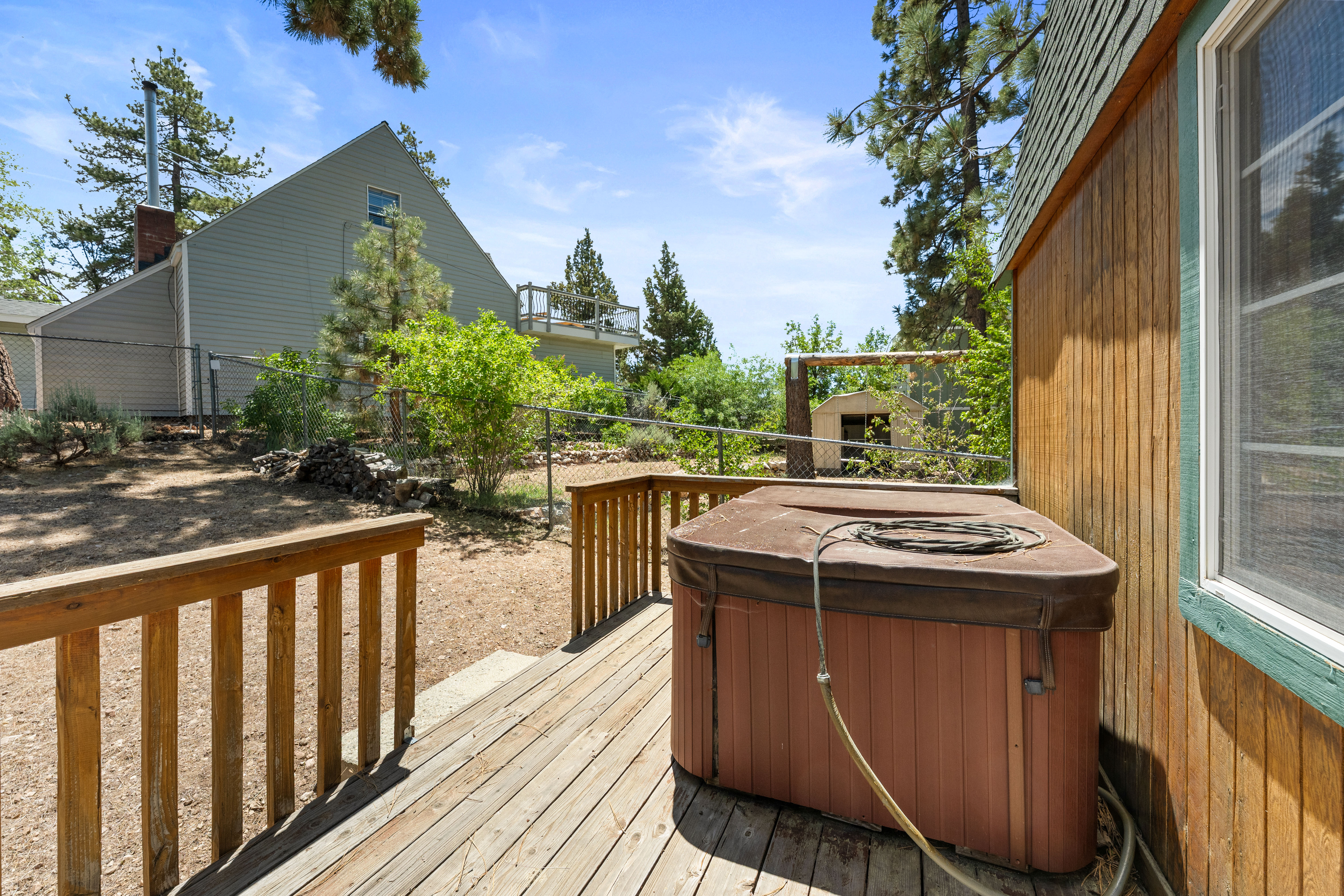  1099 Crags Lane, Fawnskin, CA 92333 - 物件實景