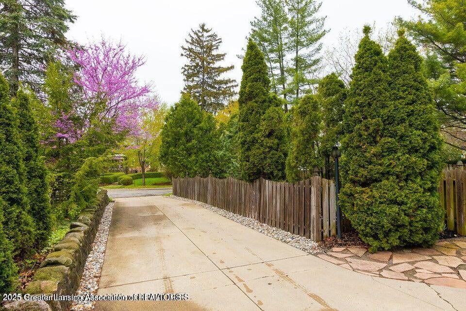 East Lansing, Michigan, 48823, United States, 6 Bedrooms Bedrooms, ,6 BathroomsBathrooms,Residential,For Sale,1992121