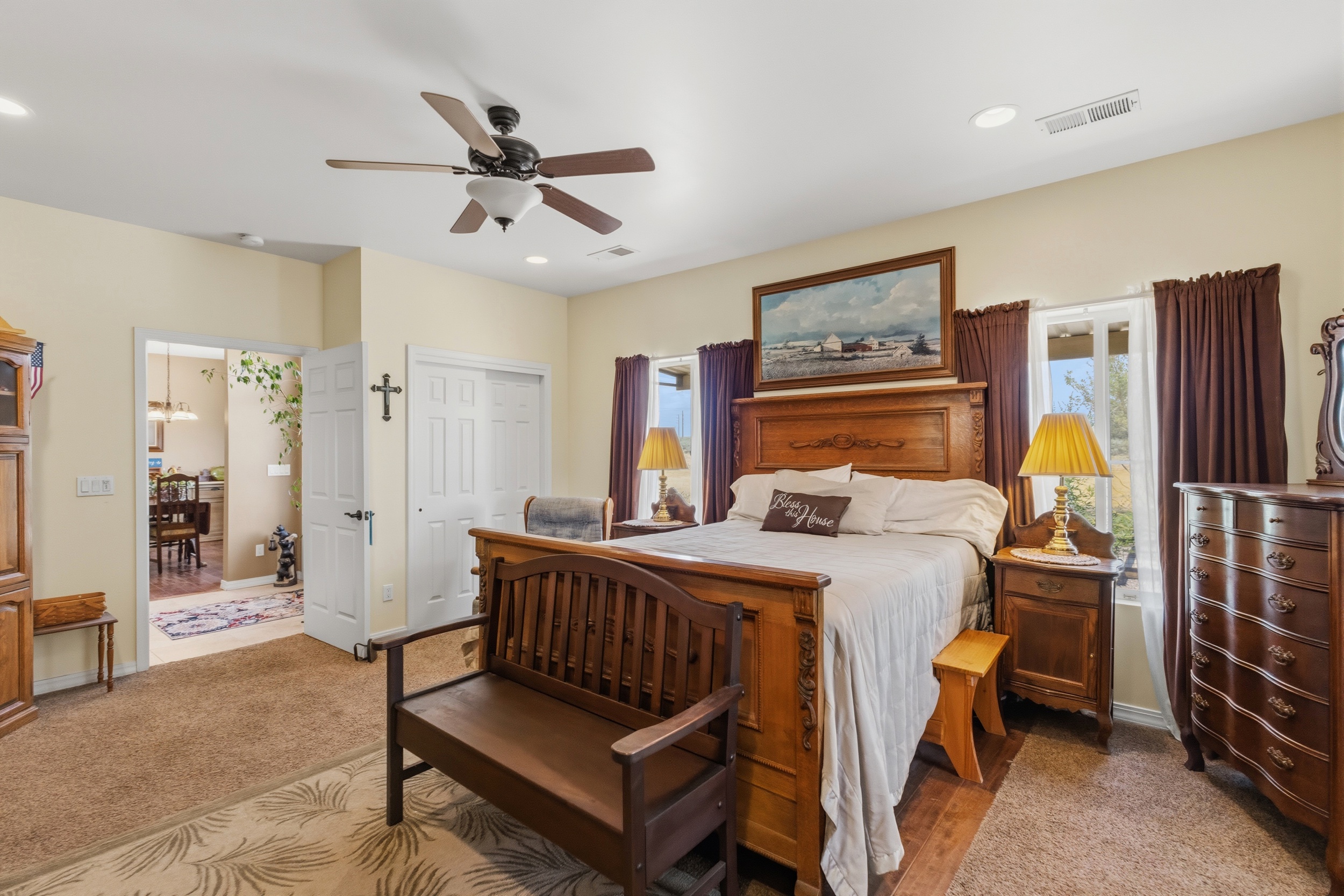 Los Lunas, New Mexico, 87031, United States, 5 Bedrooms Bedrooms, ,5 BathroomsBathrooms,Residential,For Sale,2048423
