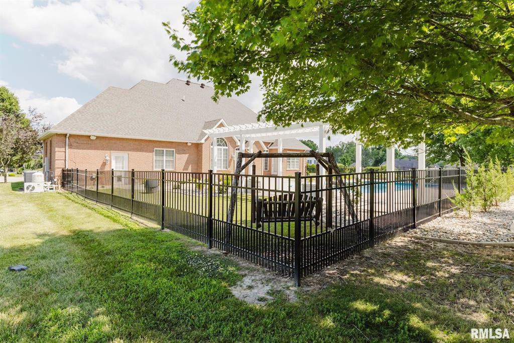 Bismarck, Illinois, 62959, United States, 5 Bedrooms Bedrooms, ,Residential,For Sale,1885319