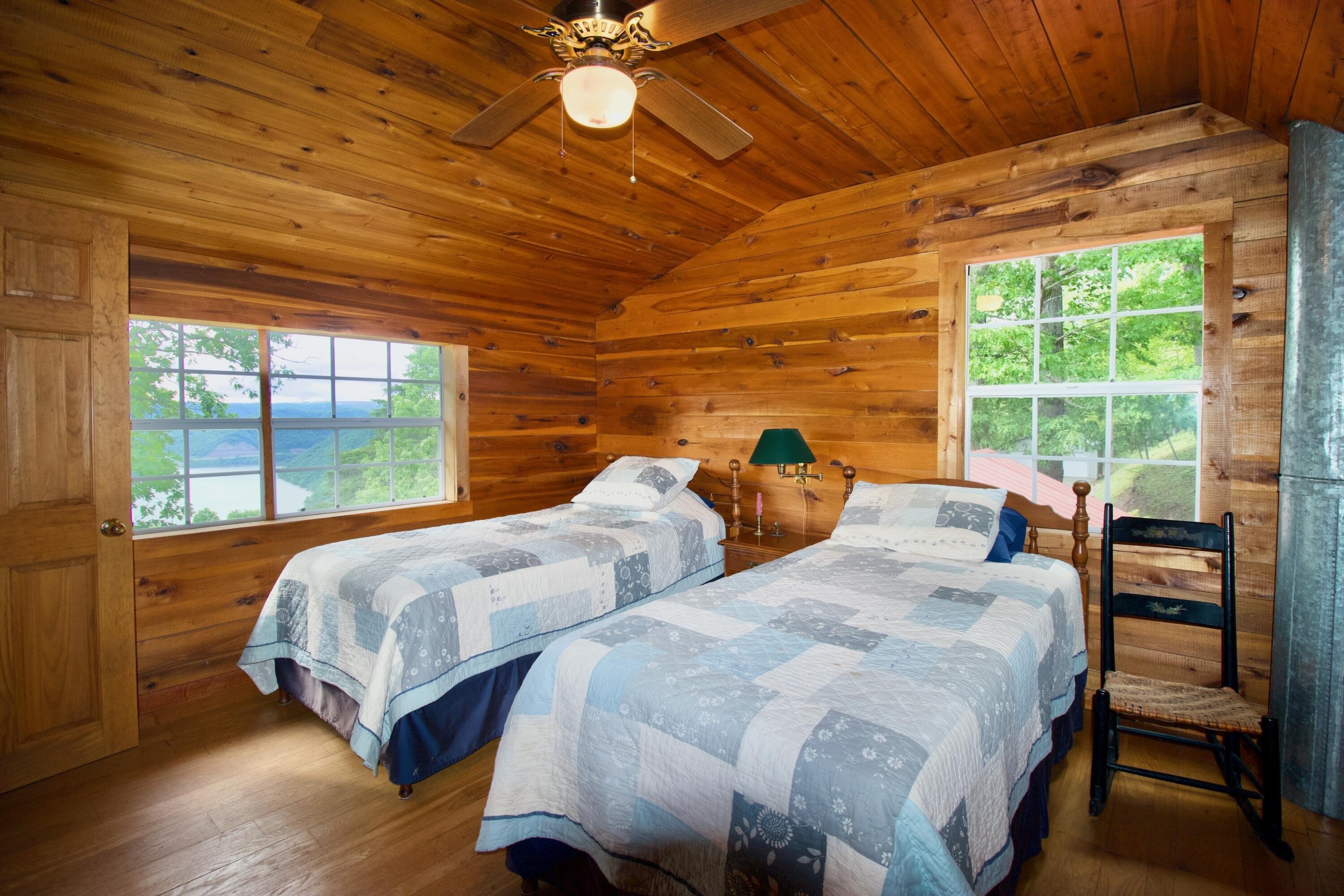 Hinton, West Virginia, 25951, United States, 3 Bedrooms Bedrooms, ,2 BathroomsBathrooms,Residential,For Sale,1847194