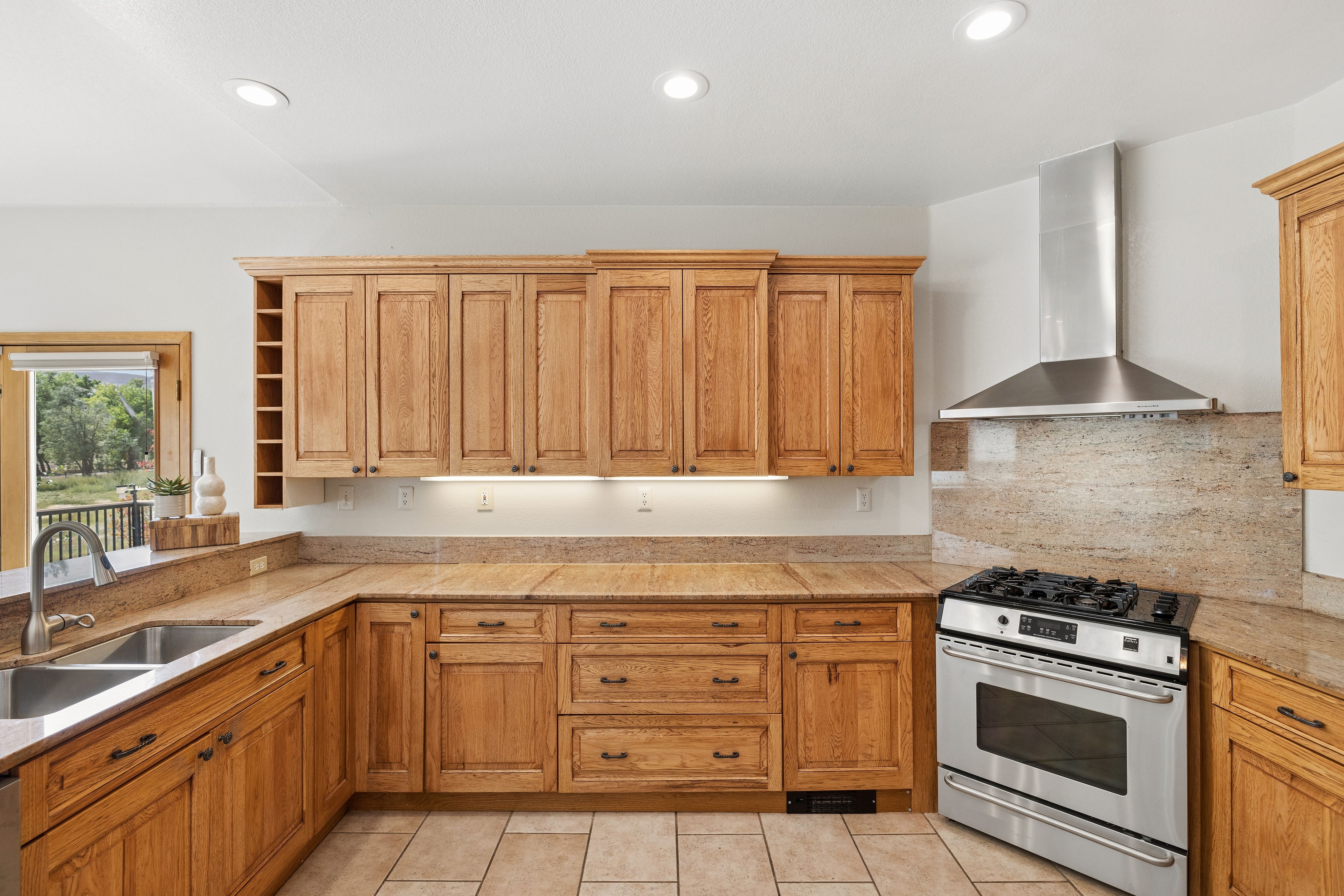 refined expression meets colorado living against a backdrop  of mountain views - 物件實景