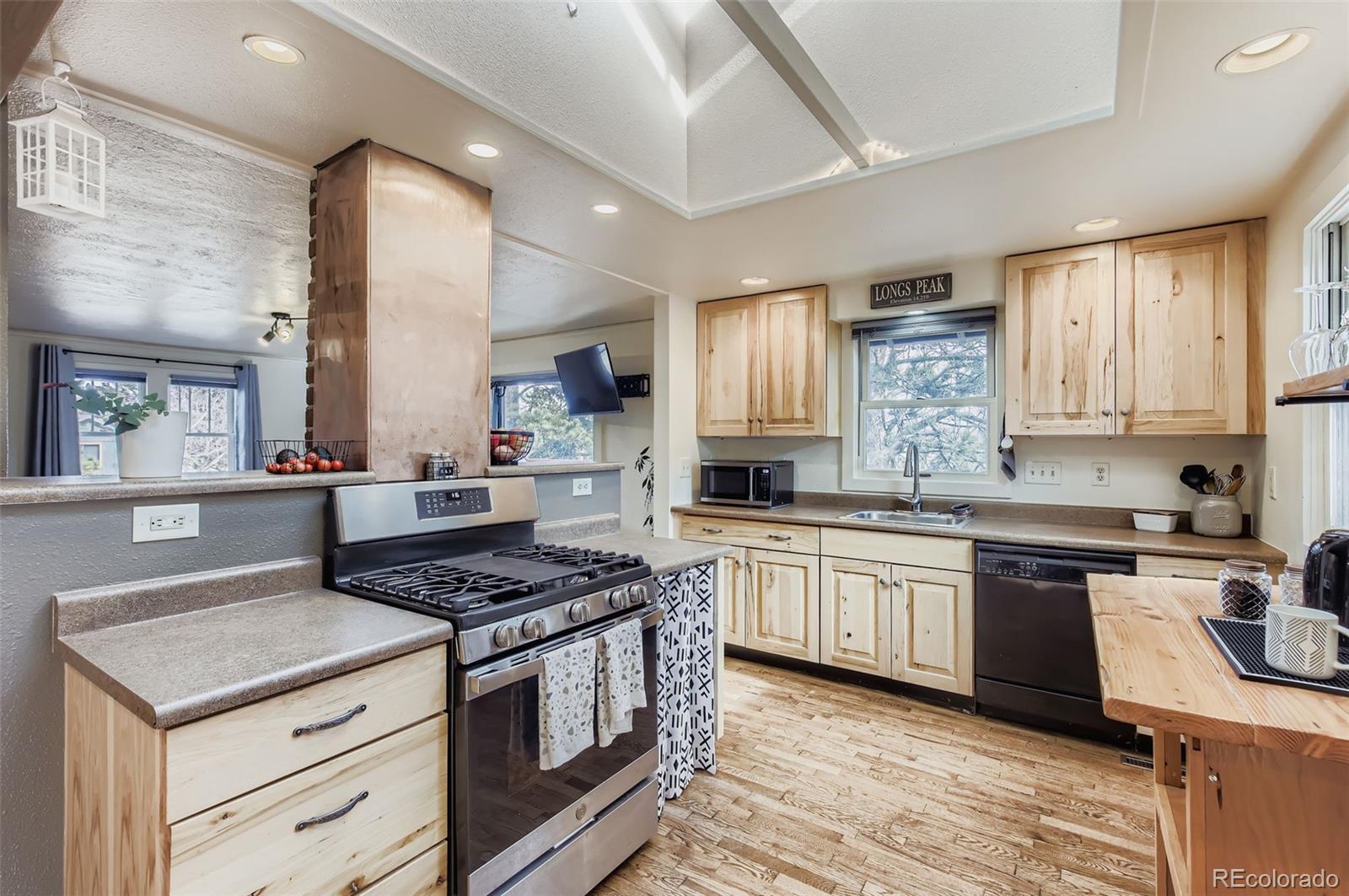 Estes Park, Colorado, 80517, United States, 3 Bedrooms Bedrooms, ,1 BathroomBathrooms,Residential,For Sale,1998077