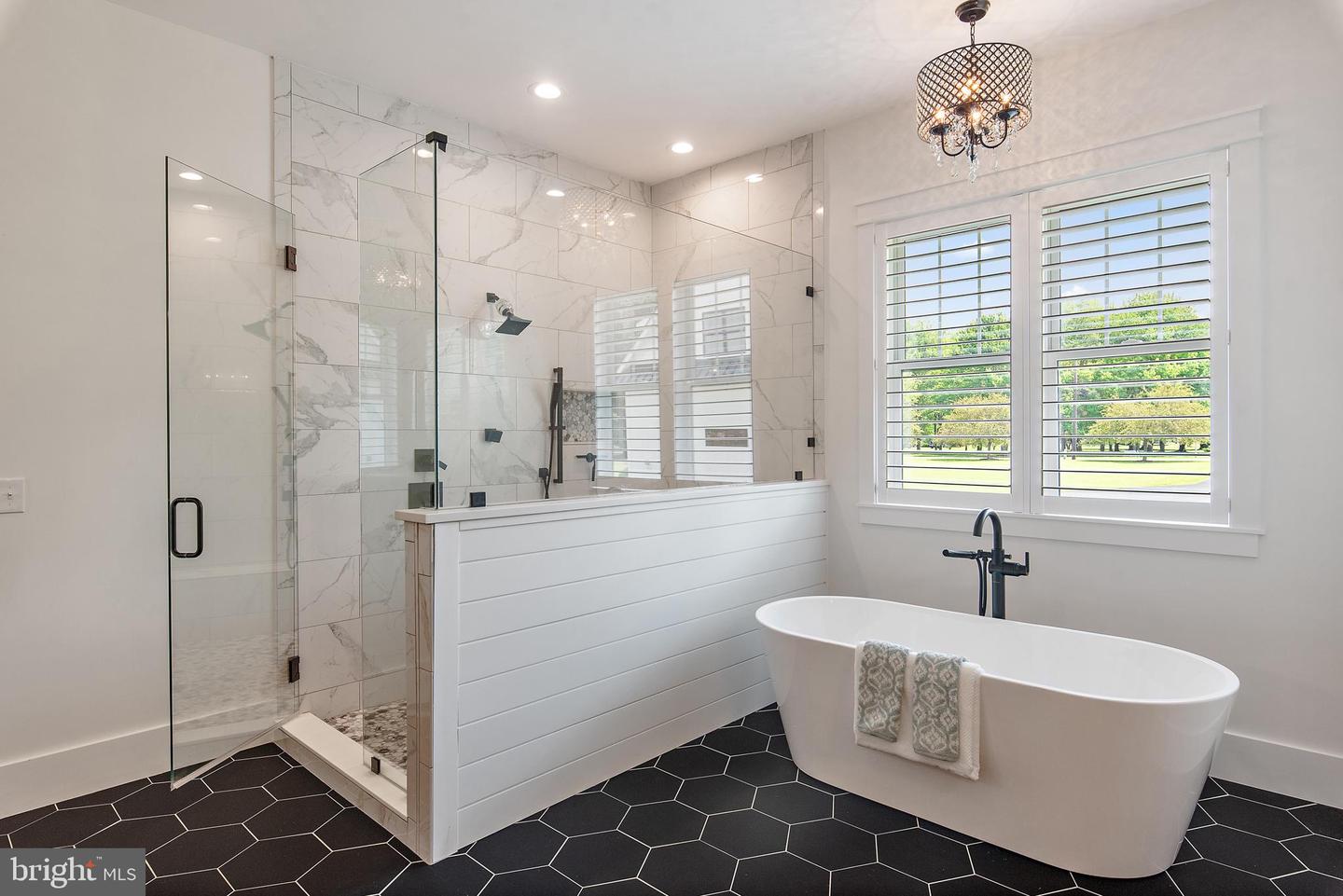 Queenstown, Maryland, 21658, United States, 5 Bedrooms Bedrooms, ,5 BathroomsBathrooms,Residential,For Sale,1907636