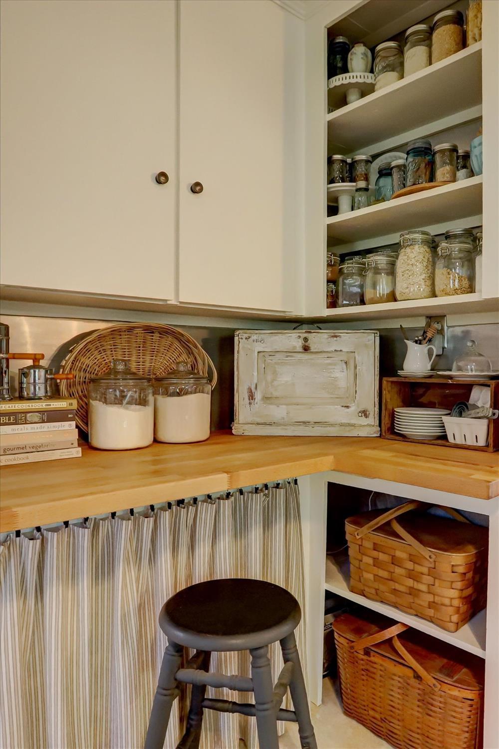 Nevada City, California, 95959, United States, 2 Bedrooms Bedrooms, ,1 BathroomBathrooms,Residential,For Sale,1982930