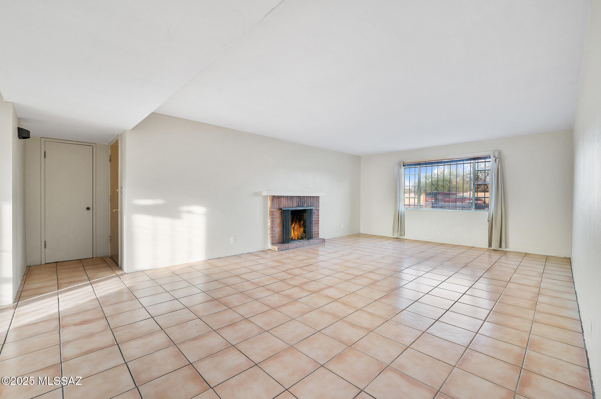 Tucson, Arizona, 85716, United States, 4 Bedrooms Bedrooms, ,4 BathroomsBathrooms,Residential,For Sale,1994782