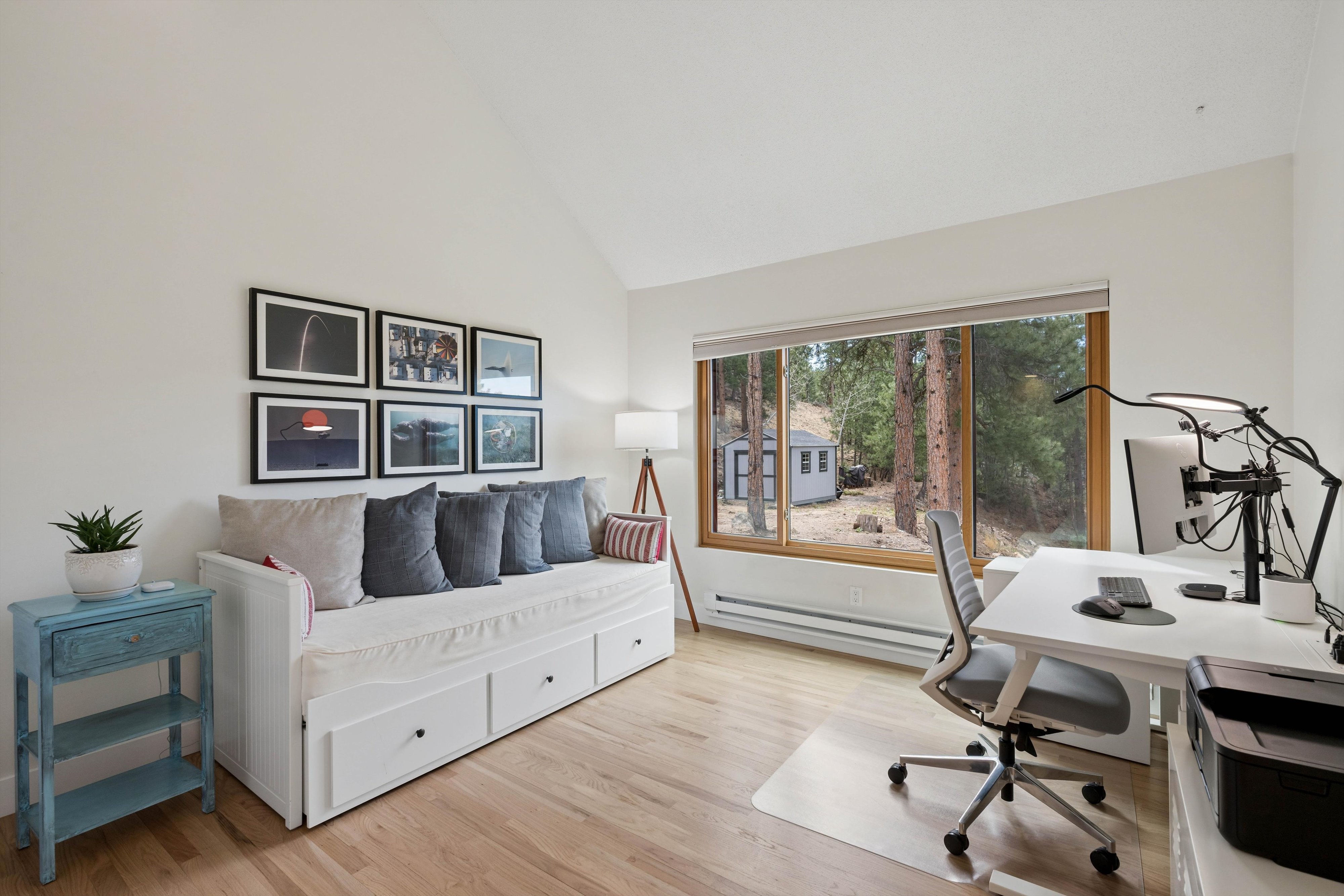  Experience Refined Mid-Century Inspired Mountain Living on 3.37 Acres - 物件實景