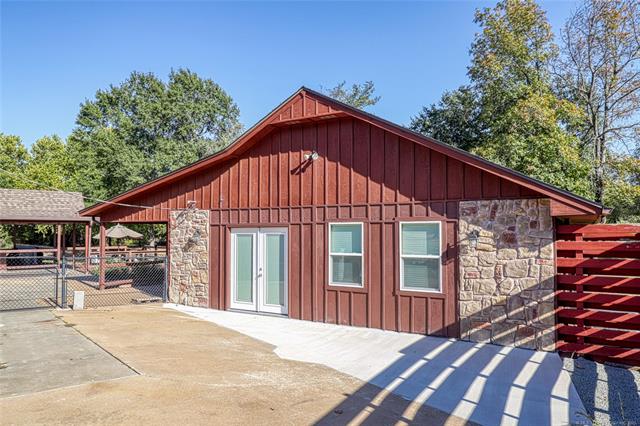 Eufaula, Oklahoma, 74432, United States, 3 Bedrooms Bedrooms, ,3 BathroomsBathrooms,Residential,For Sale,1987326