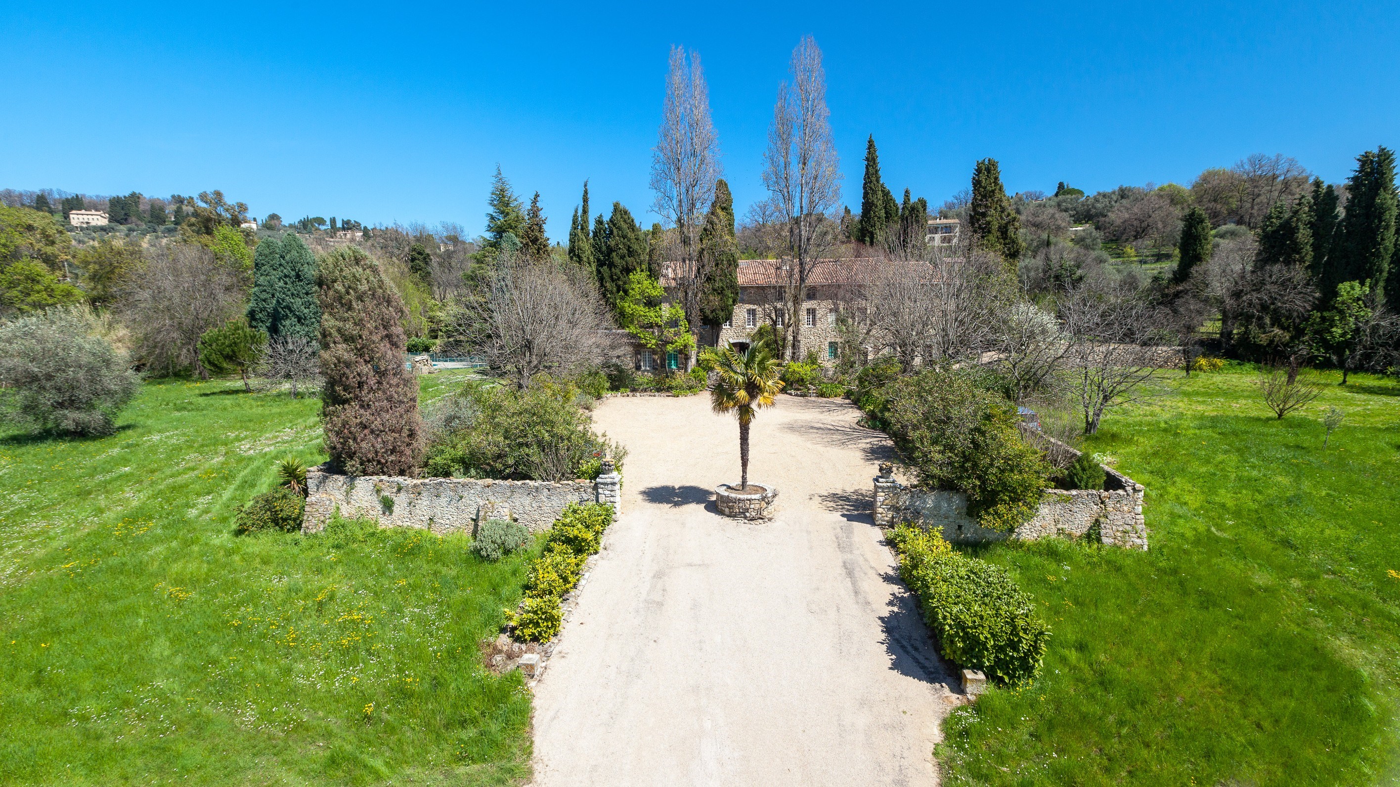  Exceptional provençal mas for sale in Opio: 3-hectare estate with 800 m² living… - 物件實景