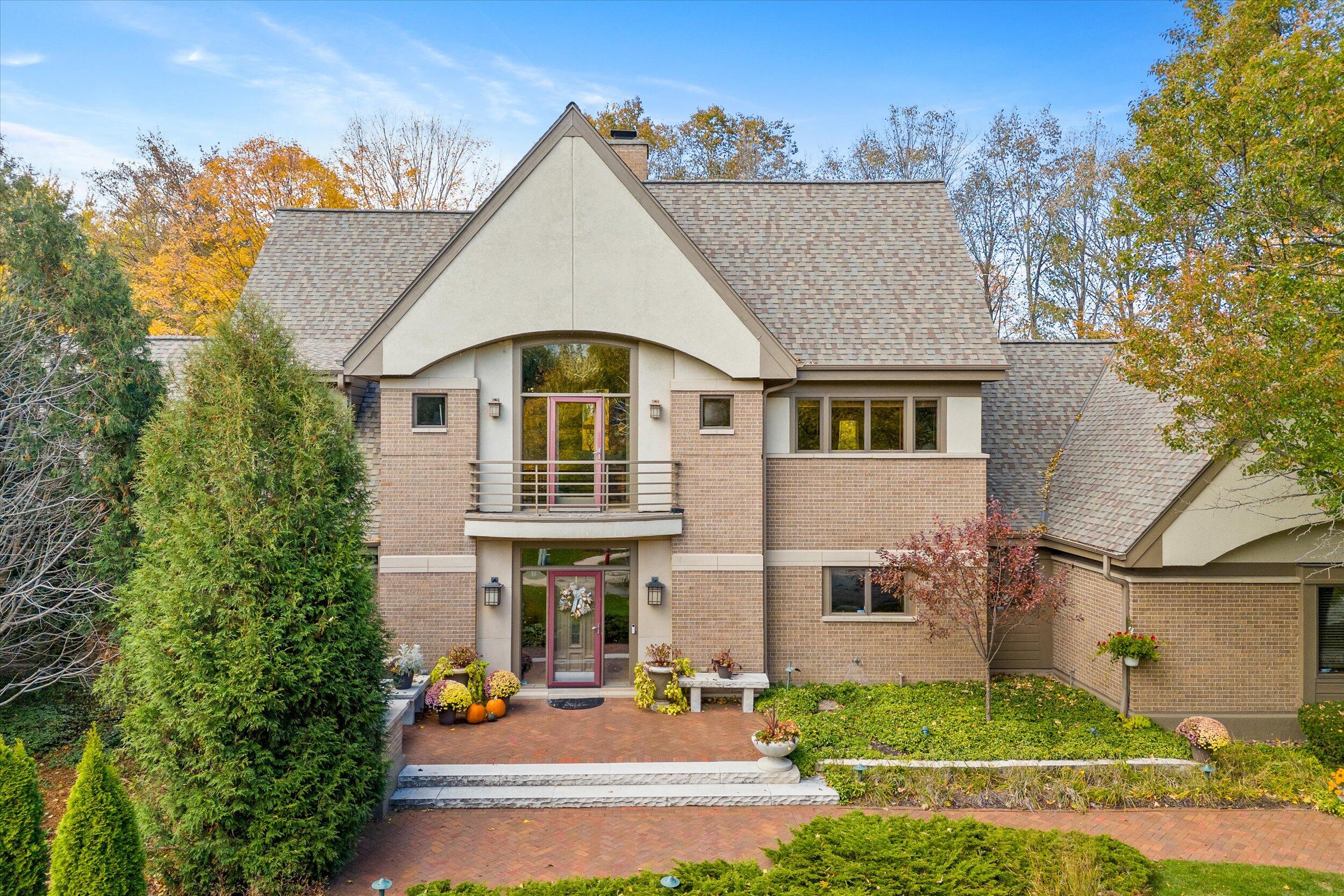 Grafton, Wisconsin, 53024, United States, 4 Bedrooms Bedrooms, ,6 BathroomsBathrooms,Residential,For Sale,1989565