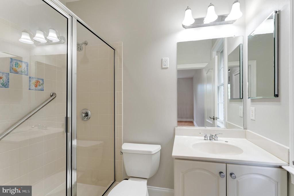 Fairfax, Virginia, 22033, United States, 6 Bedrooms Bedrooms, ,6 BathroomsBathrooms,Residential,For Sale,1973786