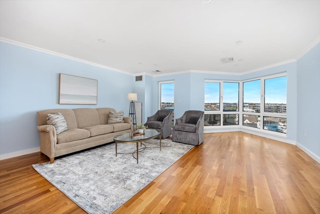 Quincy, Massachusetts, 02171, United States, 2 Bedrooms Bedrooms, ,2 BathroomsBathrooms,Residential,For Sale,1925406