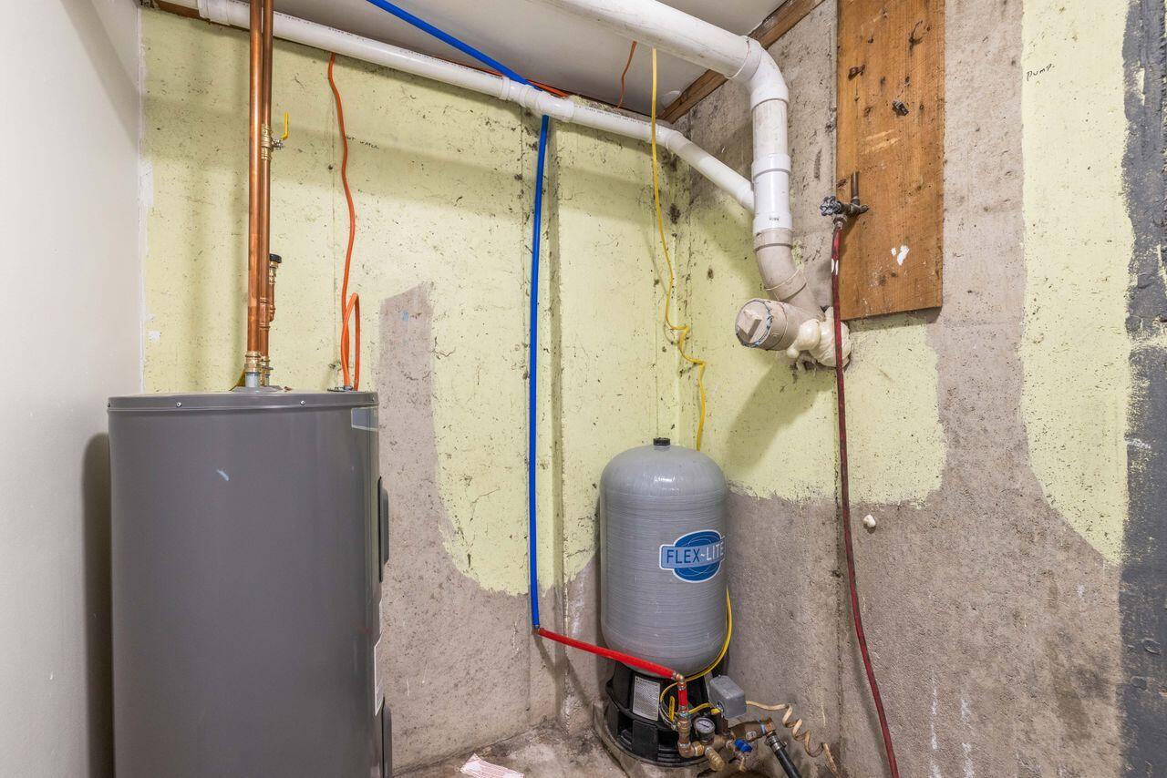 Casco, Maine, 04015, United States, 3 Bedrooms Bedrooms, ,5 BathroomsBathrooms,Residential,For Sale,2001972